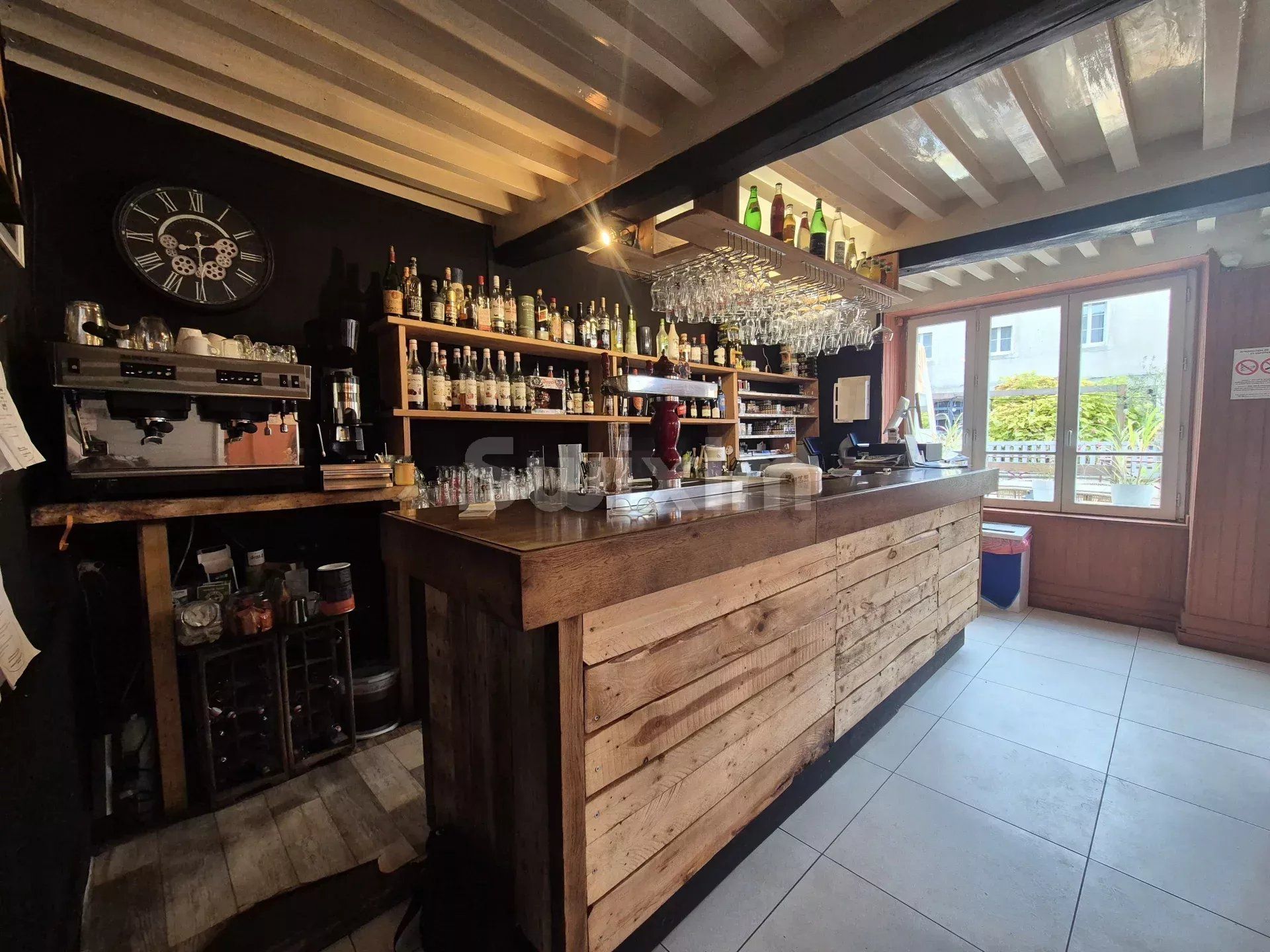 commerce 6 Pièces en vente sur Brassy (58140)