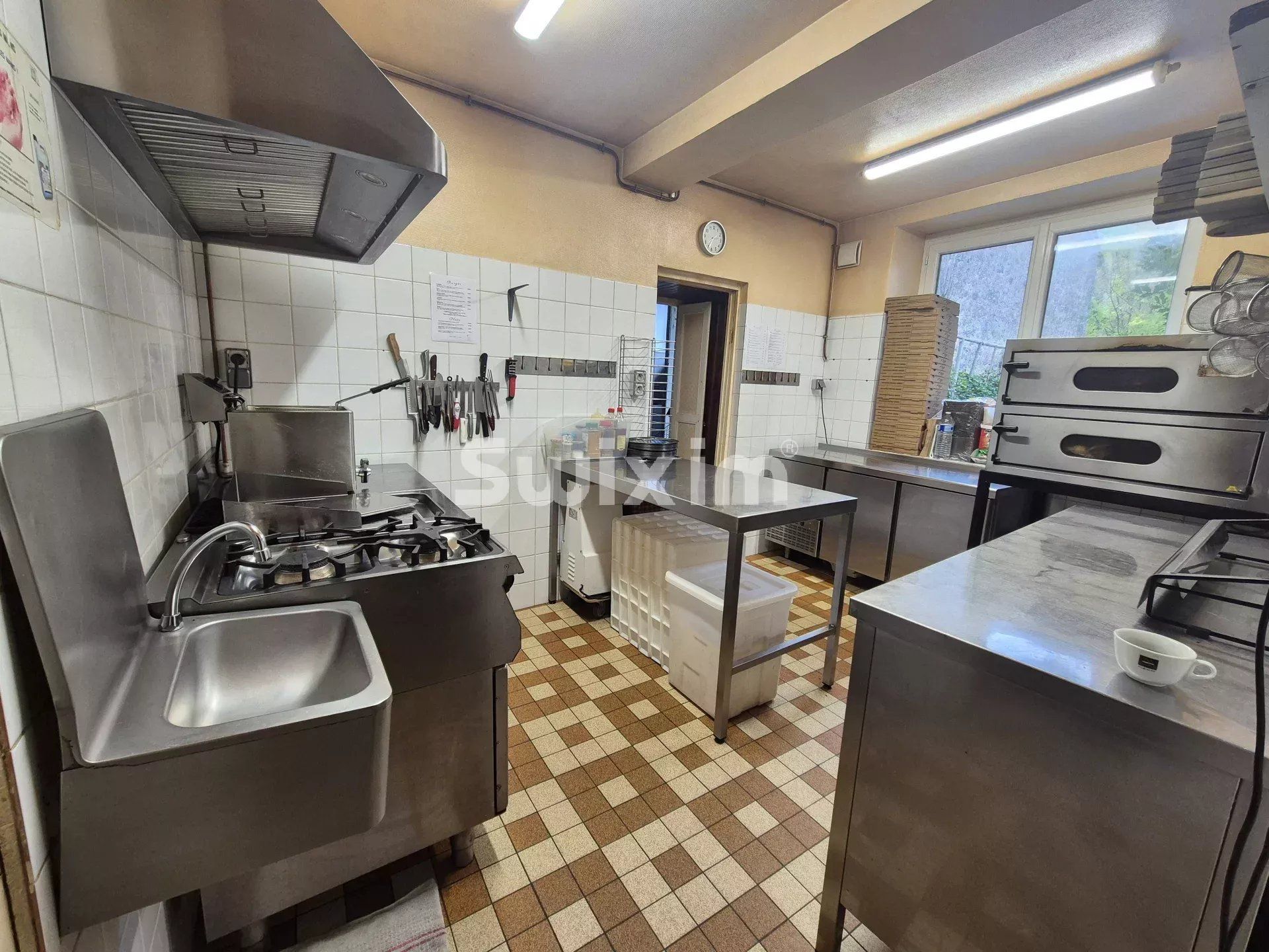 commerce 6 Pièces en vente sur Brassy (58140)