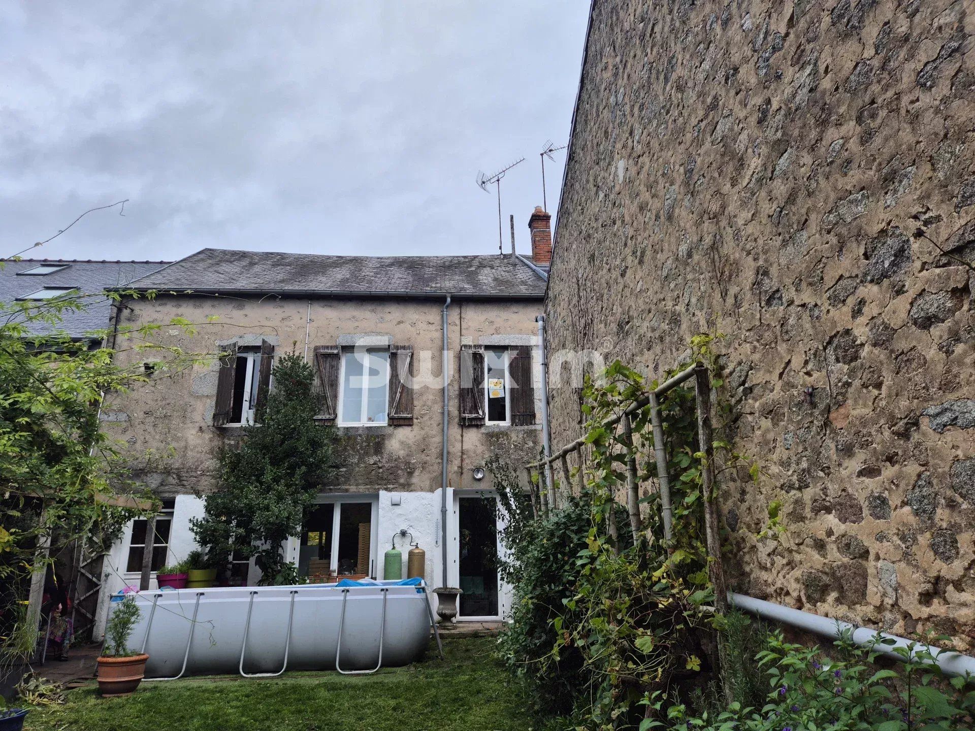 commerce 6 Pièces en vente sur Brassy (58140)