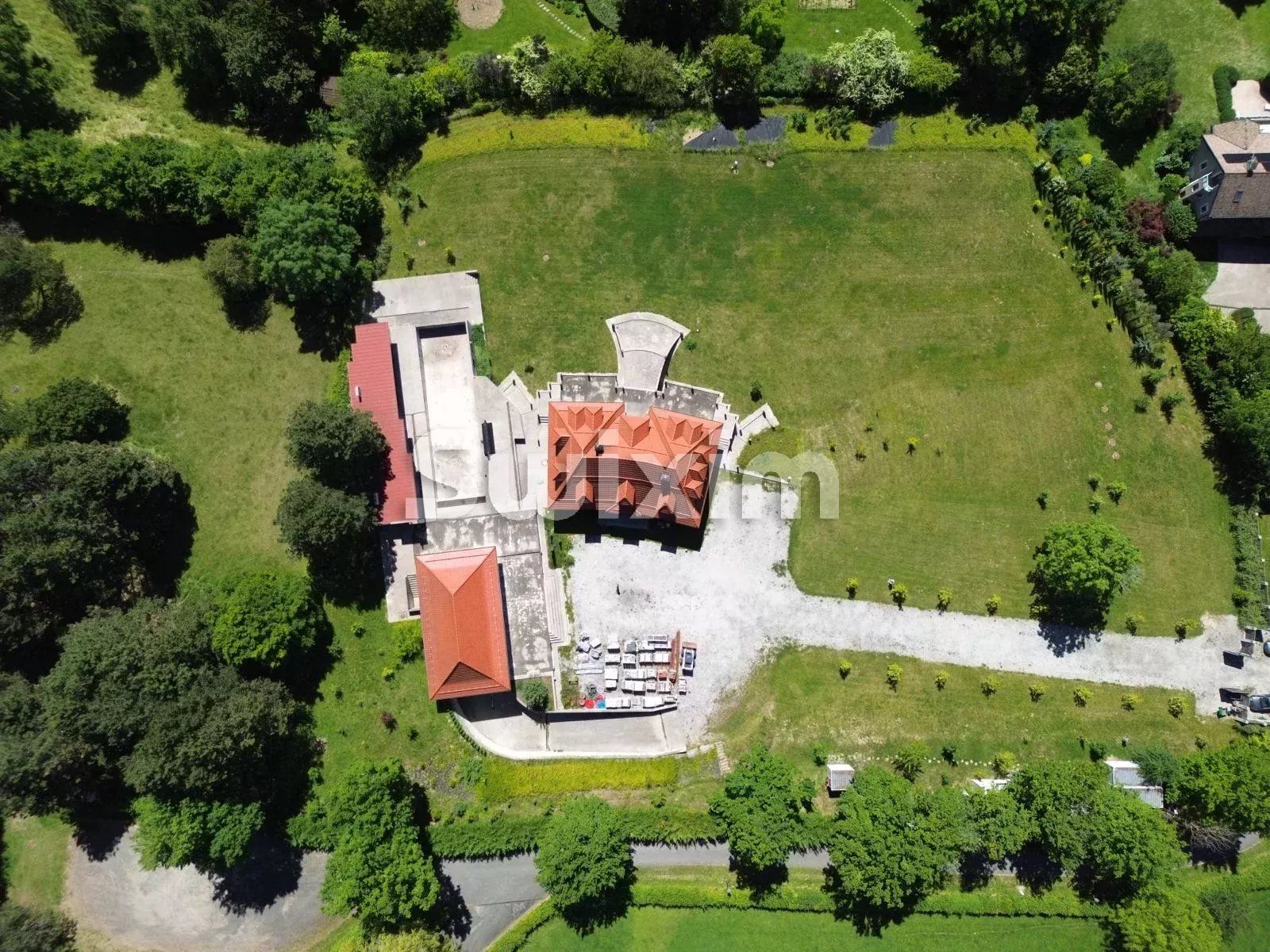 maison 15 Pièces en vente sur Échenevex (01170)