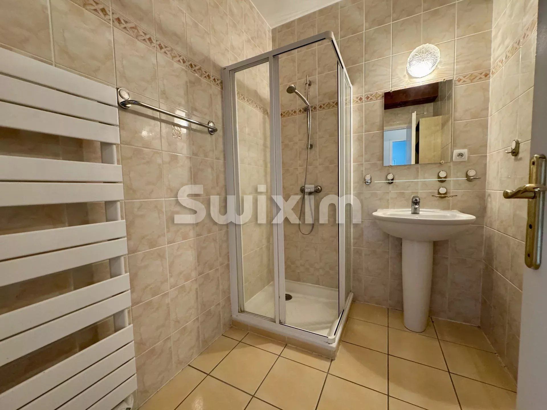 immeuble 16 Pièces en vente sur Challex (01630)