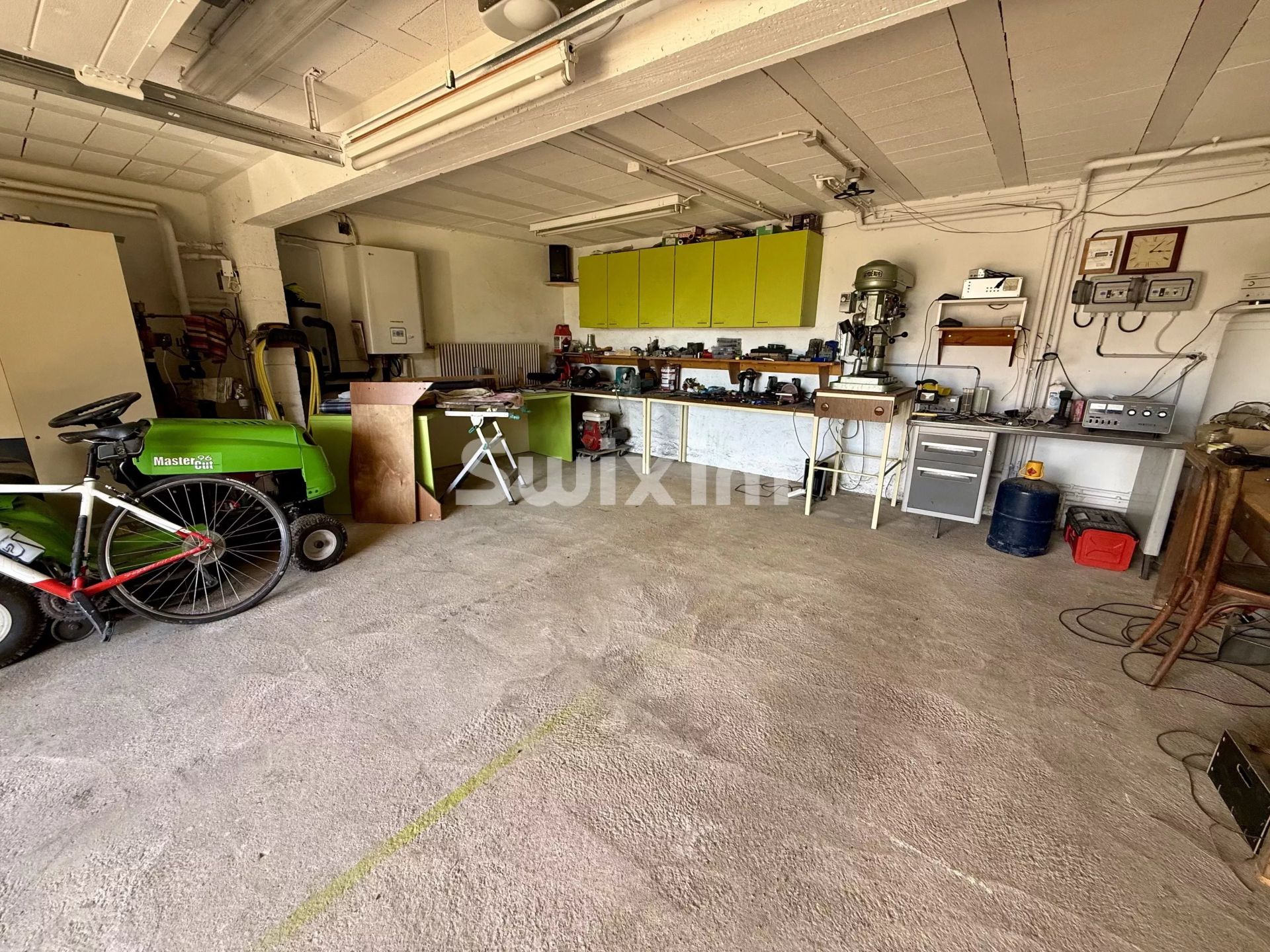 house 13 Rooms for sale on Magny (89200)