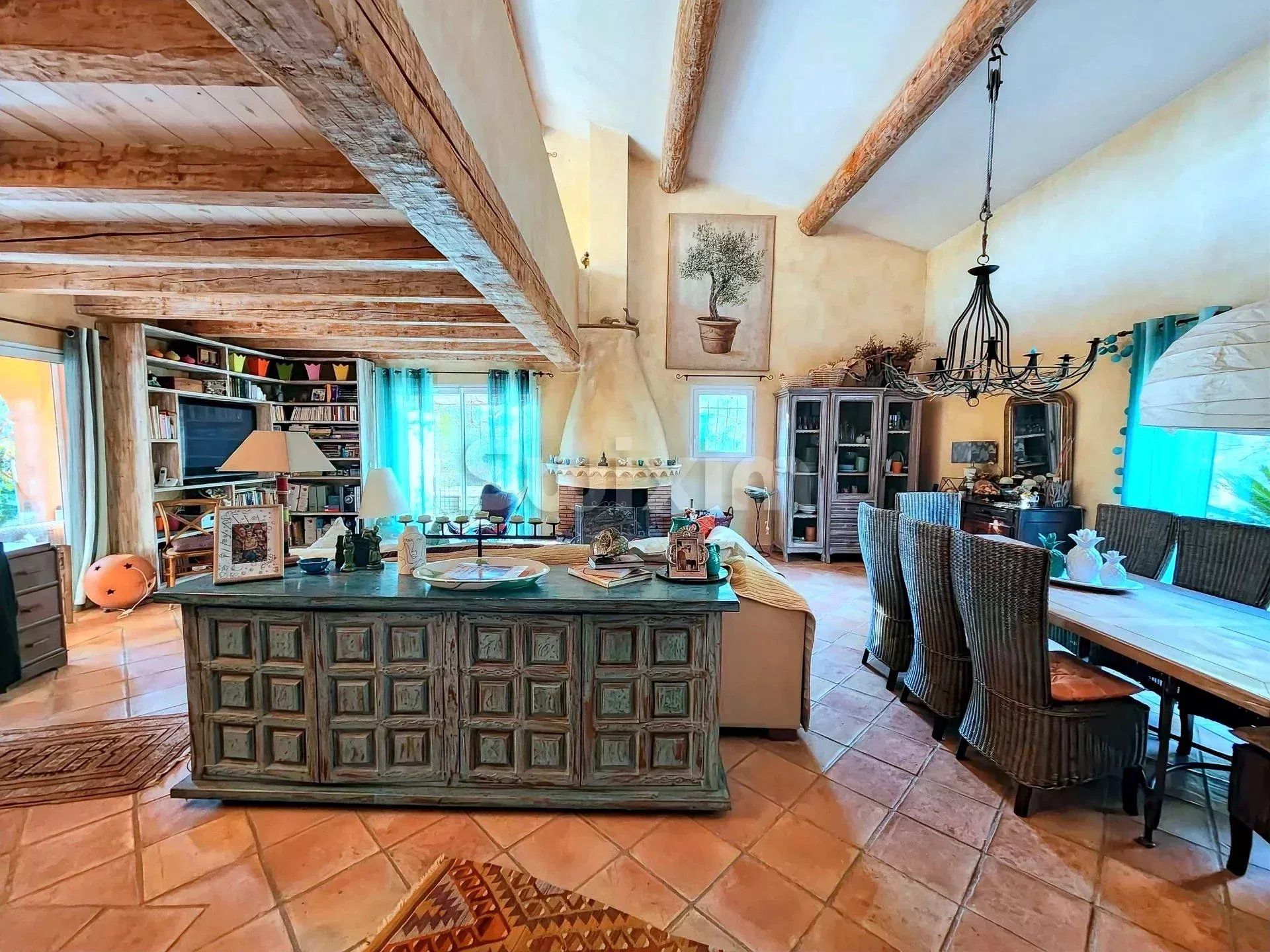 maison 7 Pièces en vente sur Les Arcs (83460)