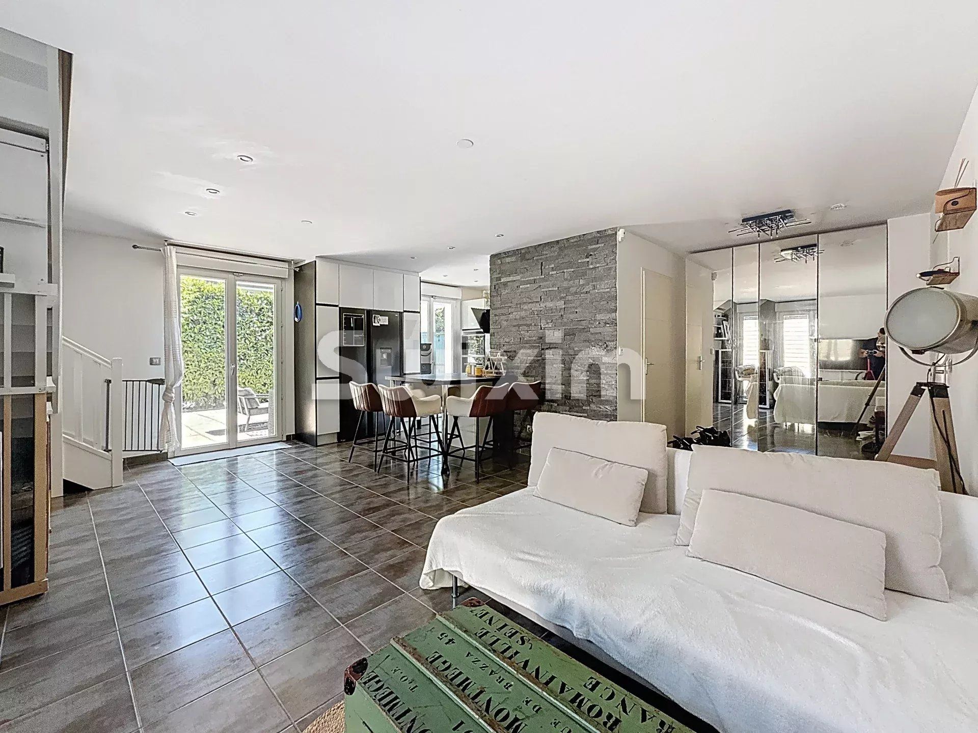 house 4 Rooms for sale on Saint-Jean-de-Gonville (01630)