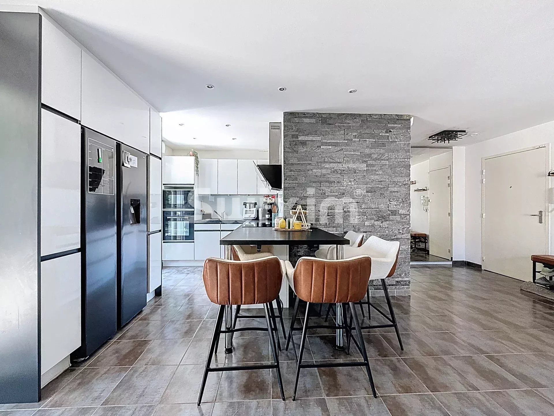 casa 4 Camere in vendita su Saint-Jean-de-Gonville (01630)