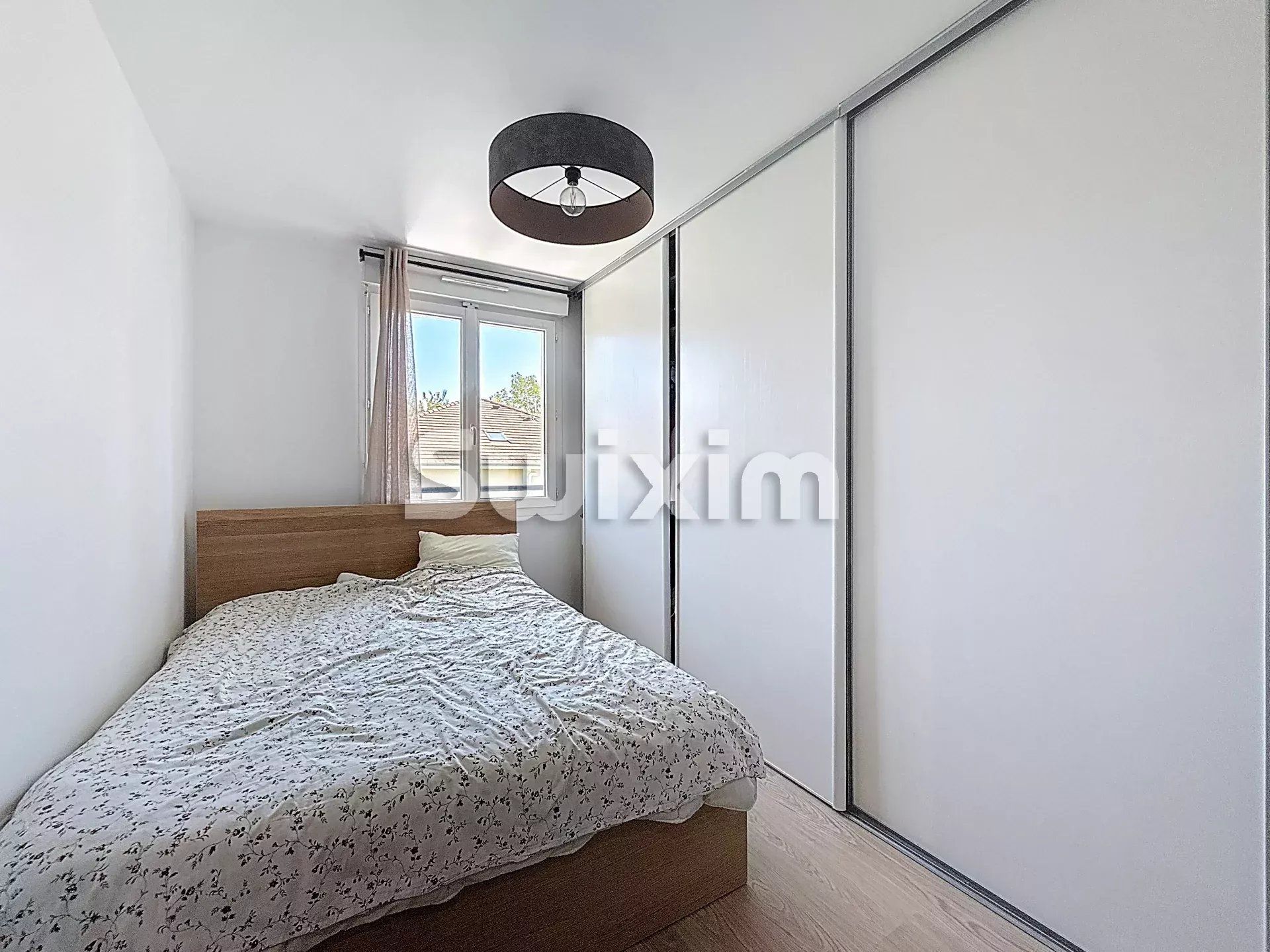 house 4 Rooms for sale on Saint-Jean-de-Gonville (01630)