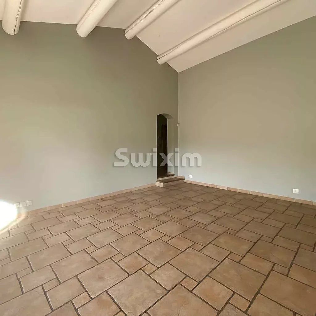 locale commerciale 5 Camere in affitto su Orange (84100)