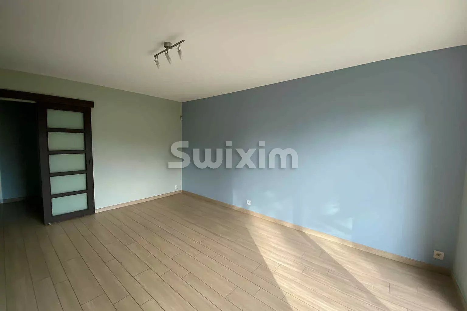 locale commerciale 5 Camere in affitto su Orange (84100)