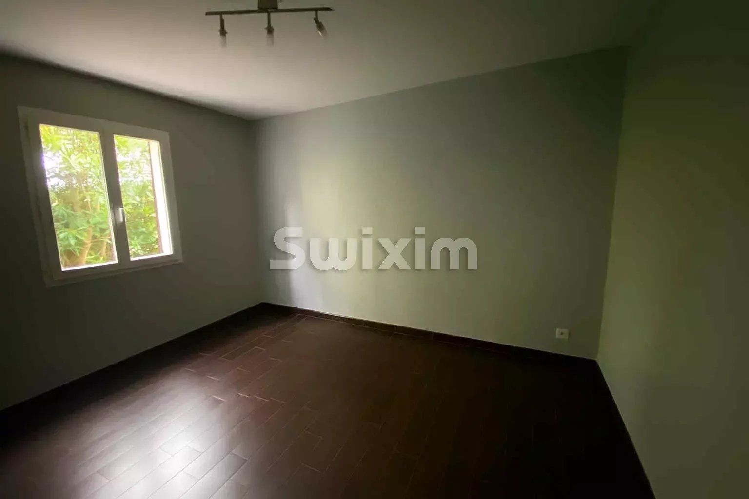 locale commerciale 5 Camere in affitto su Orange (84100)