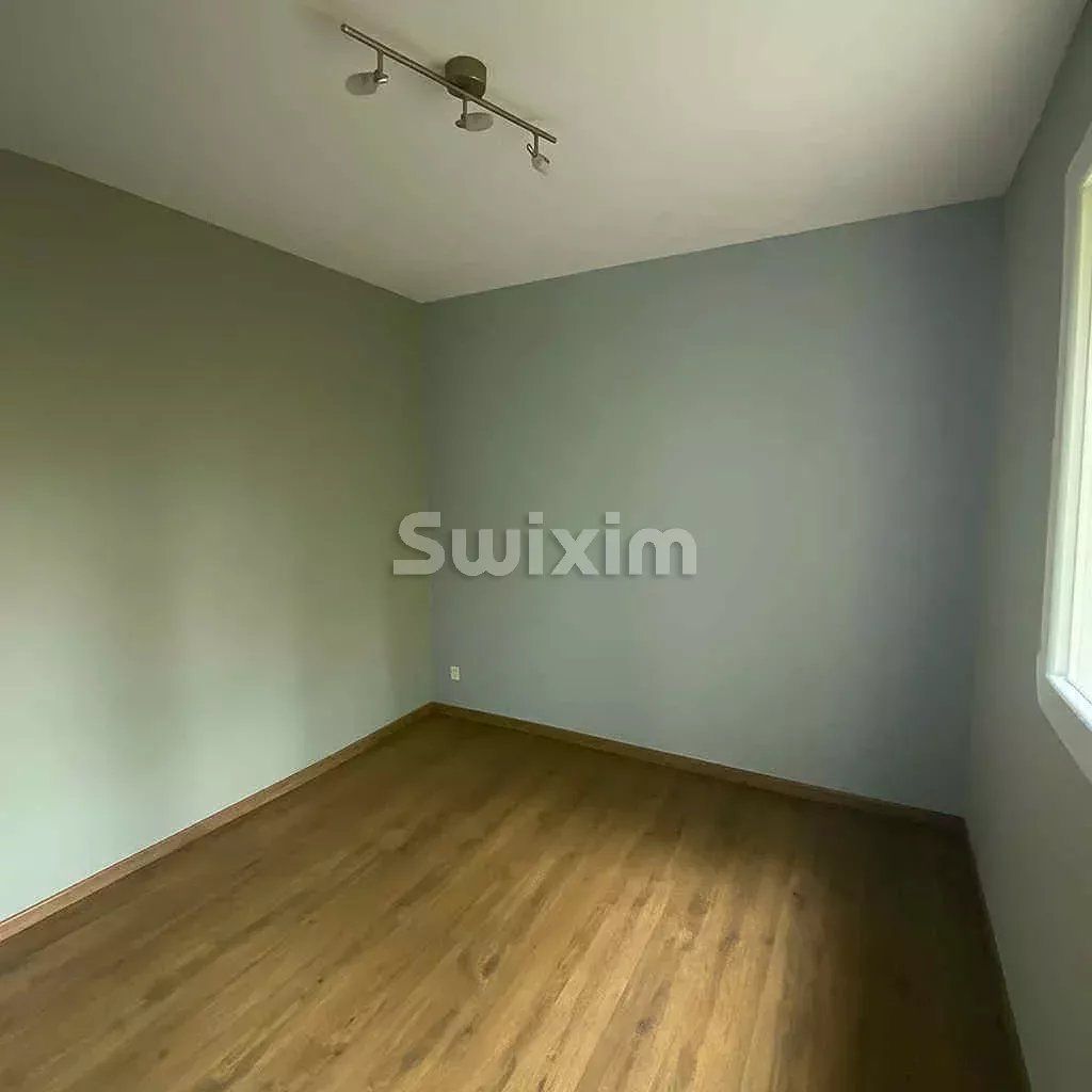 locale commerciale 5 Camere in affitto su Orange (84100)