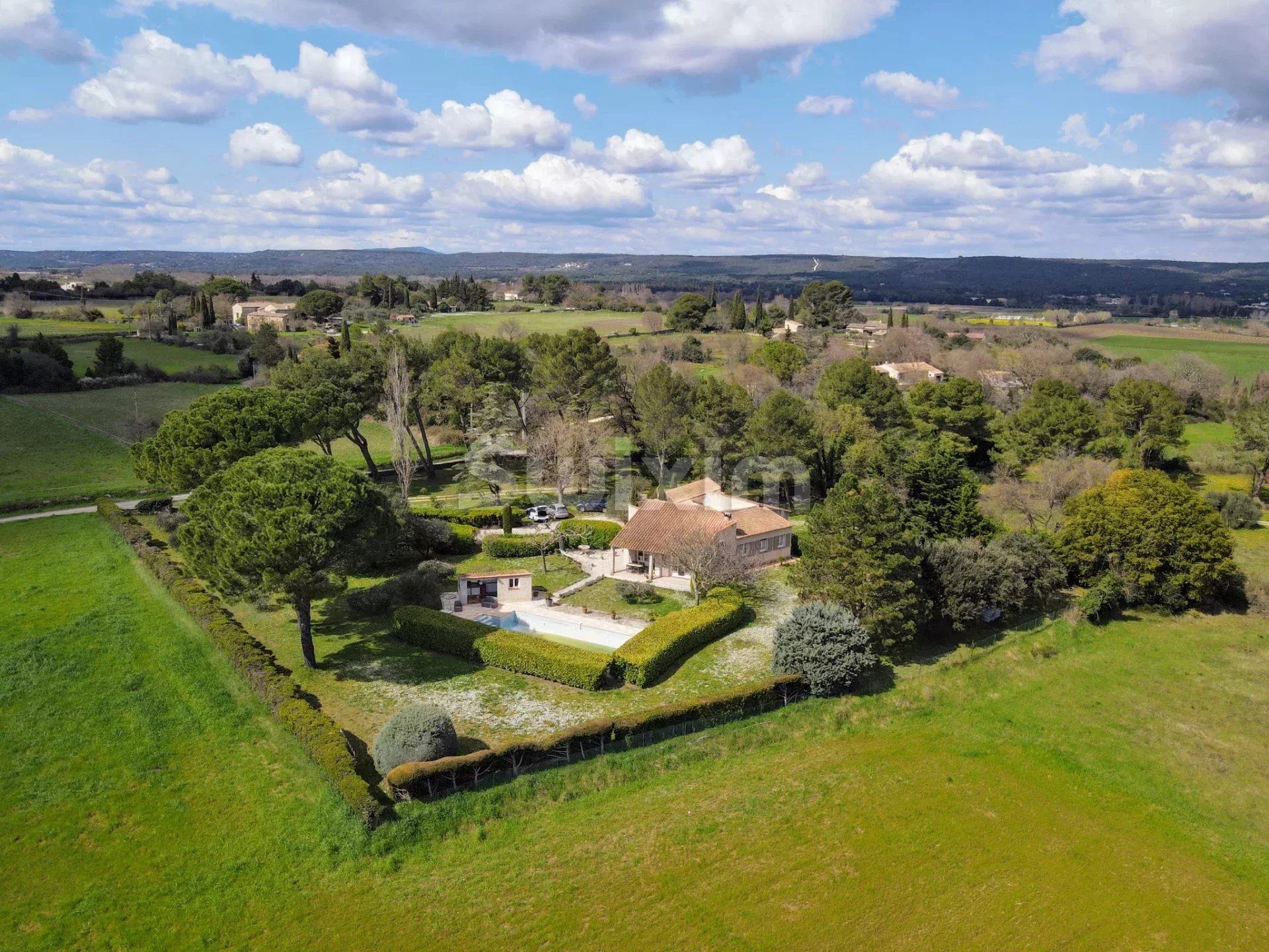 villa 6 Camere in vendita su Uzès (30700)