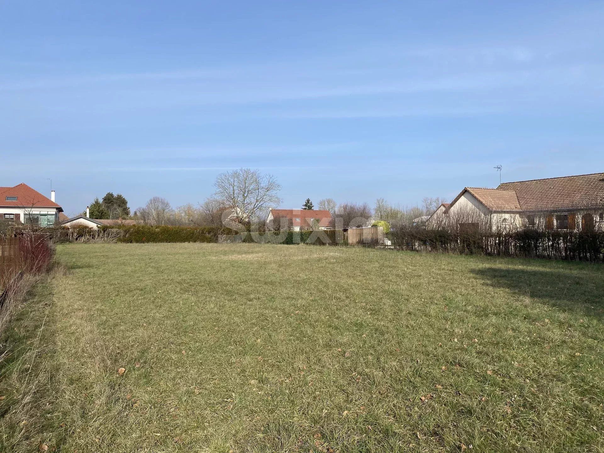Sale Buildable land Dole 3054 m²