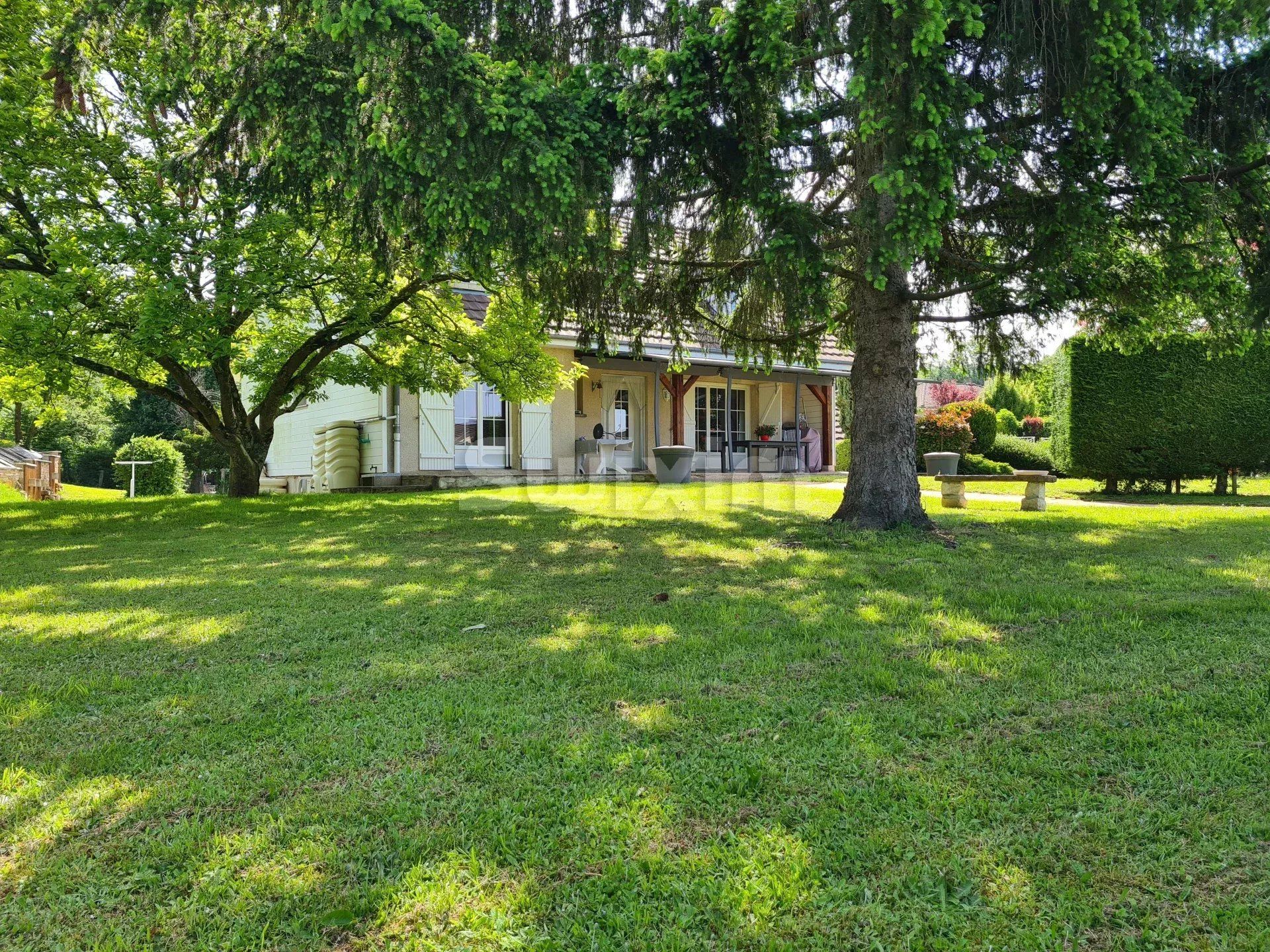 Sale House Dole 9 Rooms 125 m²