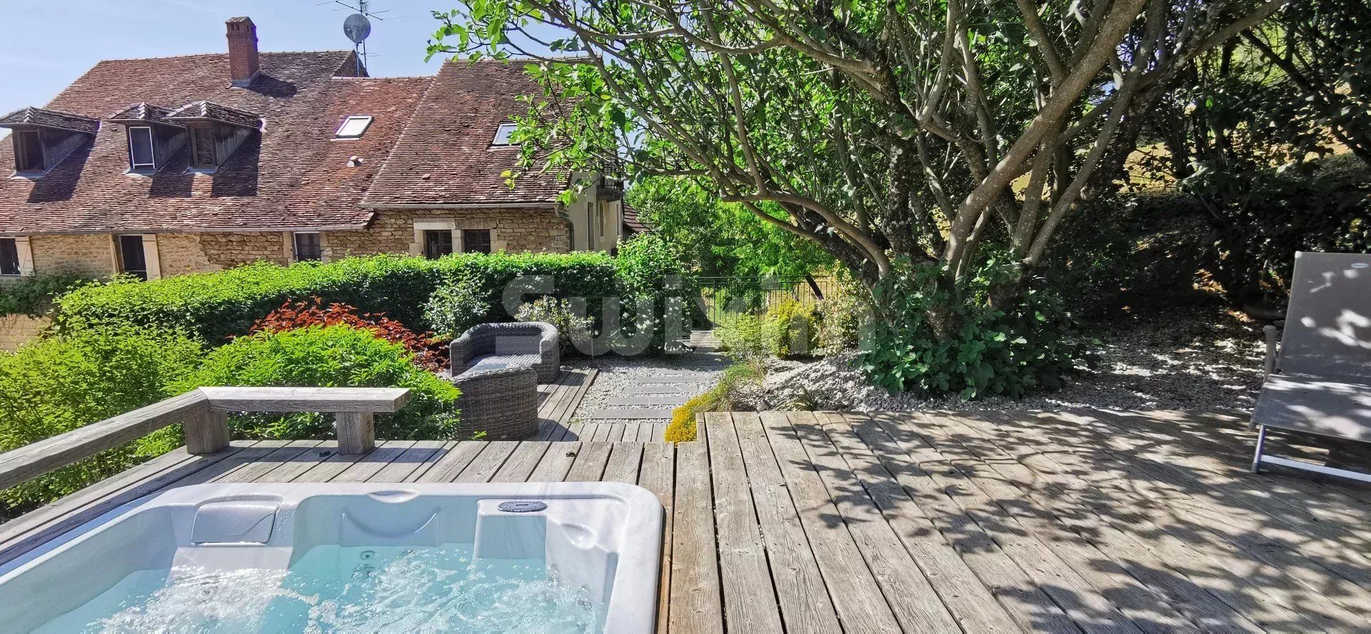 Sale Property Poligny 19 Rooms 530 m²