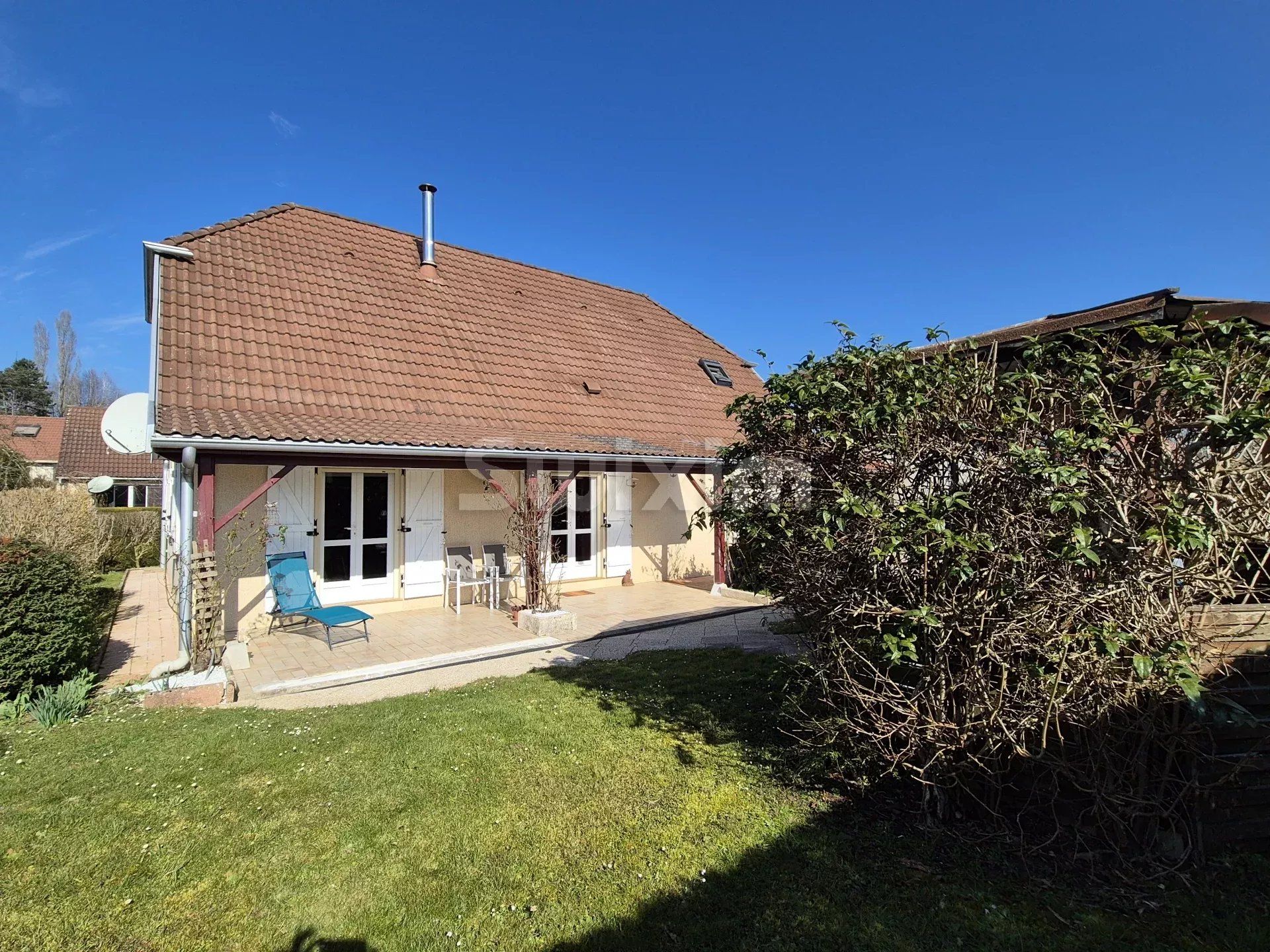 Sale House Saint-Vit 6 Rooms 140 m²