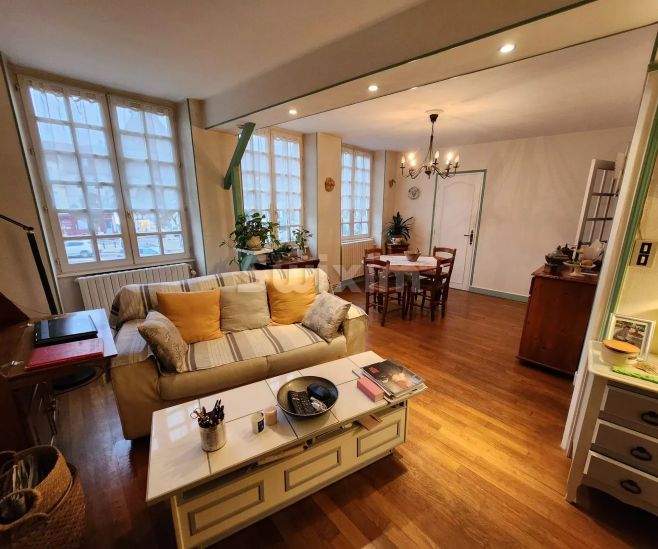 Vente Immeuble Poligny 5 Pièces 126.72 m²