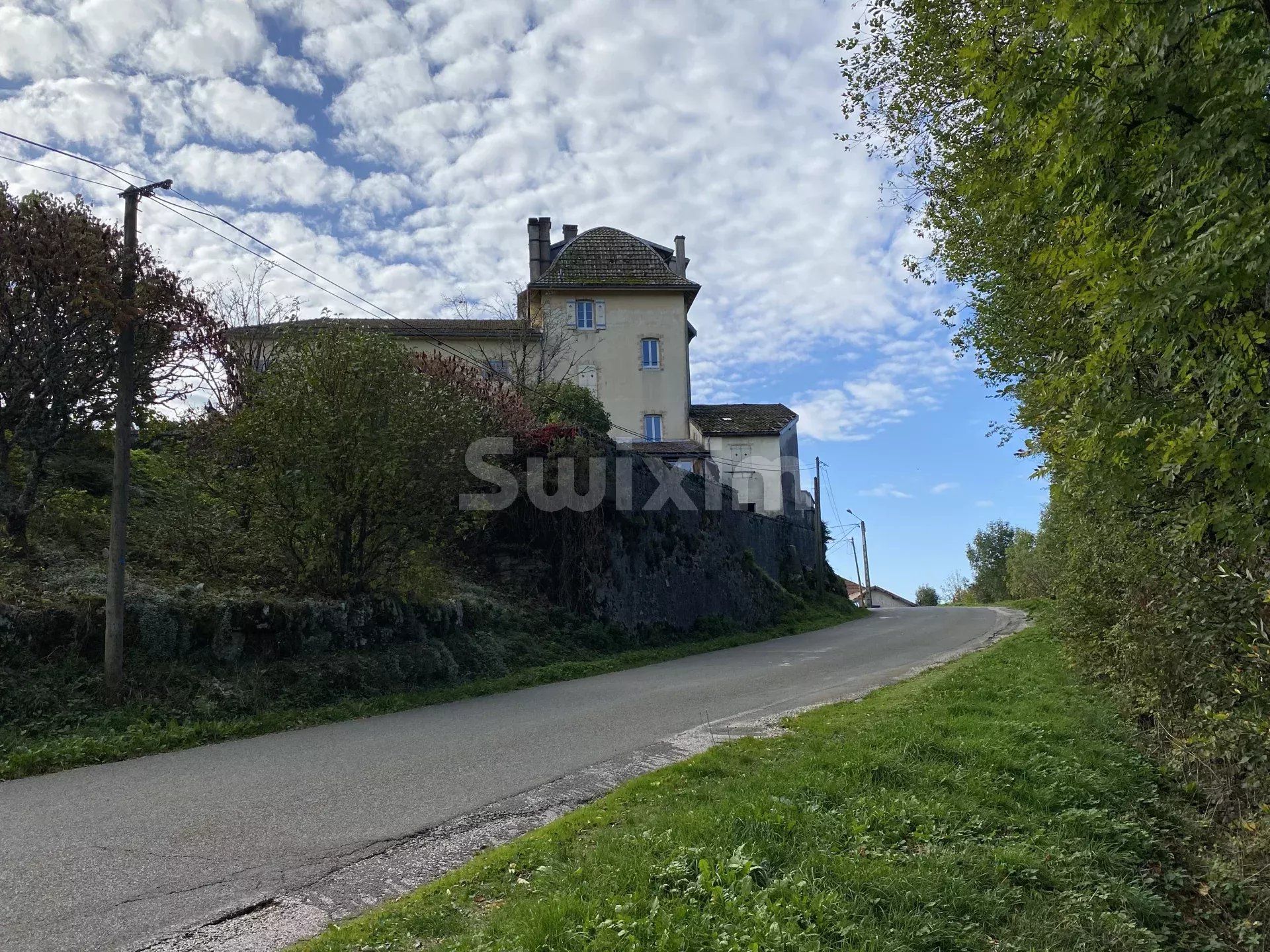 Vendita Immobile Le Frasnois 25 Camere 900 m²