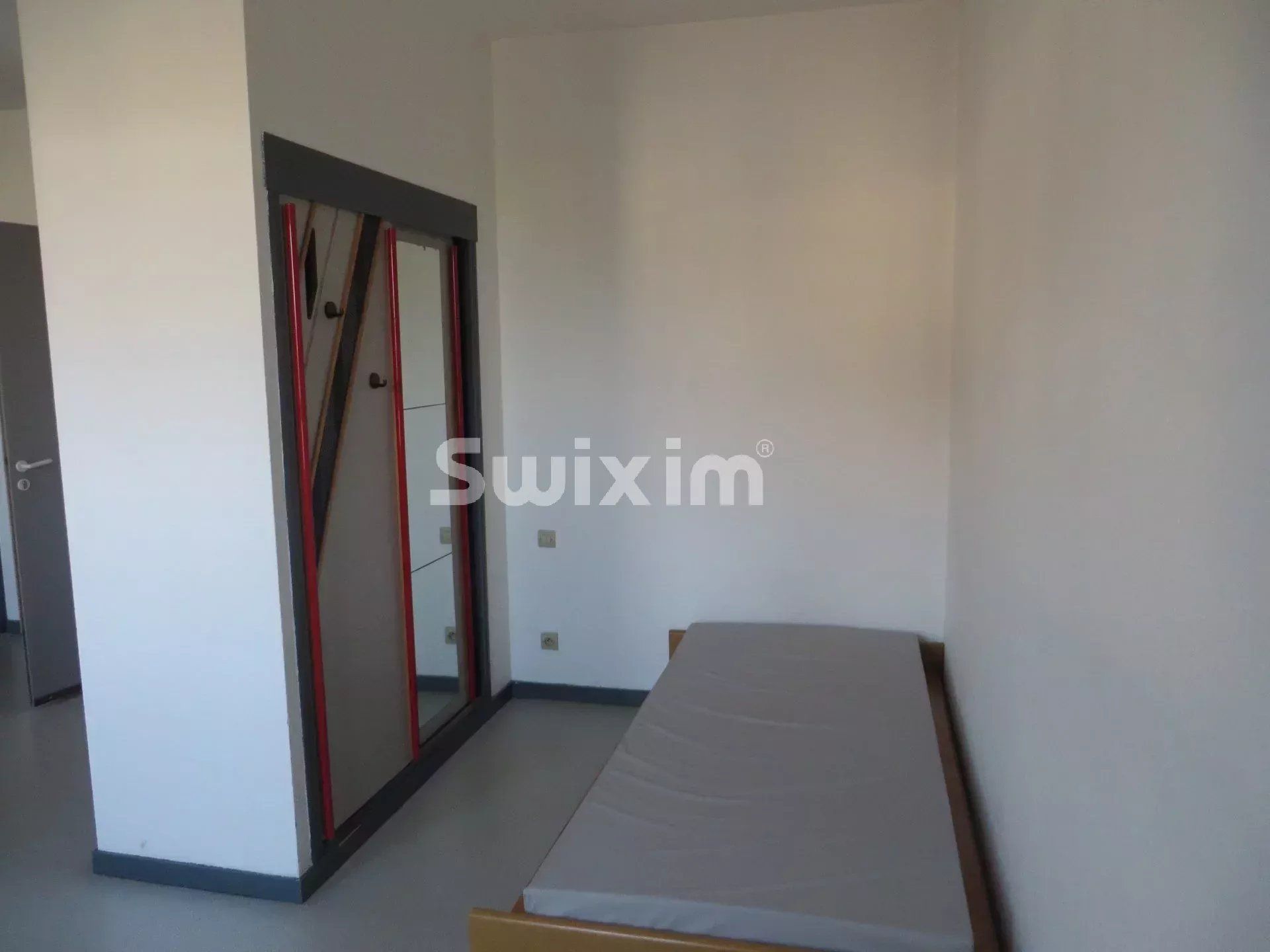 Aluguer Apartamento Mouchard 1&nbsp;sala 30&nbsp;m²