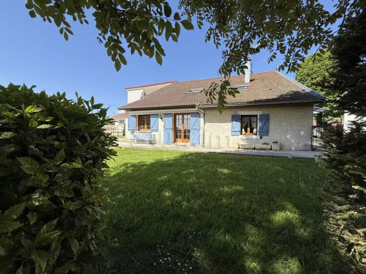 Vente Maison Saint-Germain-en-Montagne 6 Pièces 157.5 m²