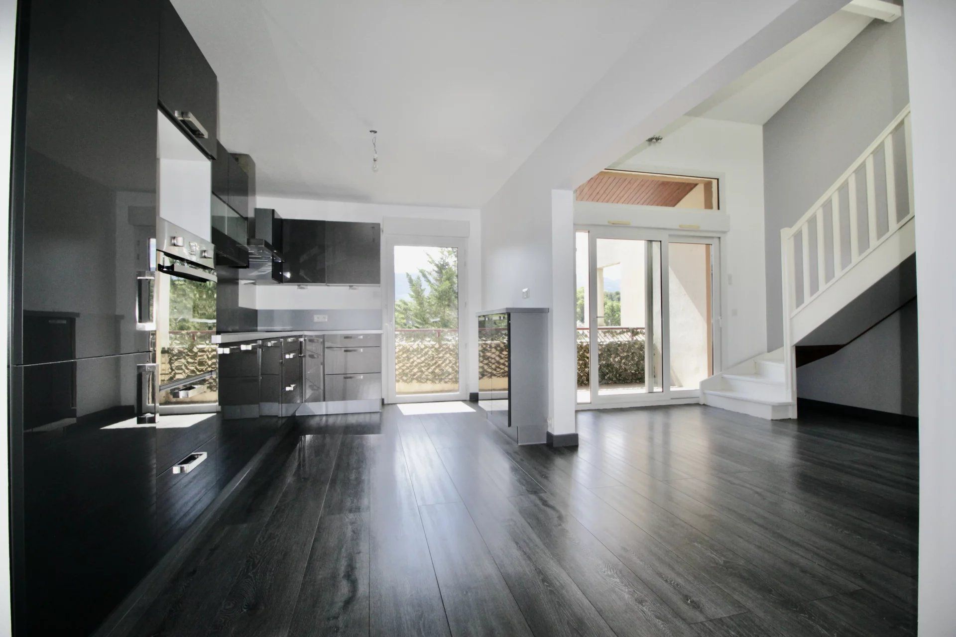 Venda Apartamento Saint-Julien-en-Genevois 5&nbsp;Quartos 101.41&nbsp;m²