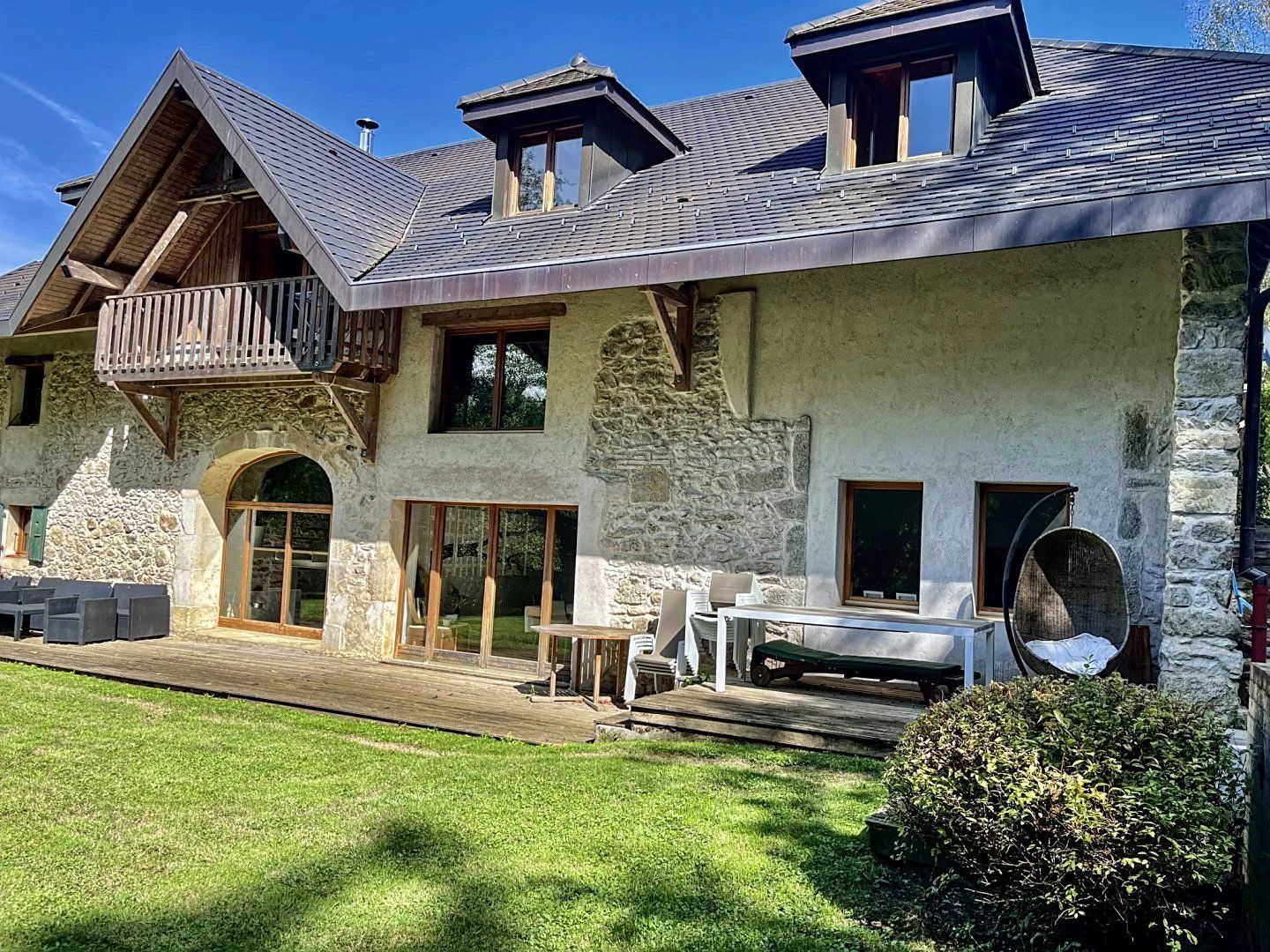 Venta Granja Présilly 13&nbsp;Salas 560&nbsp;m²