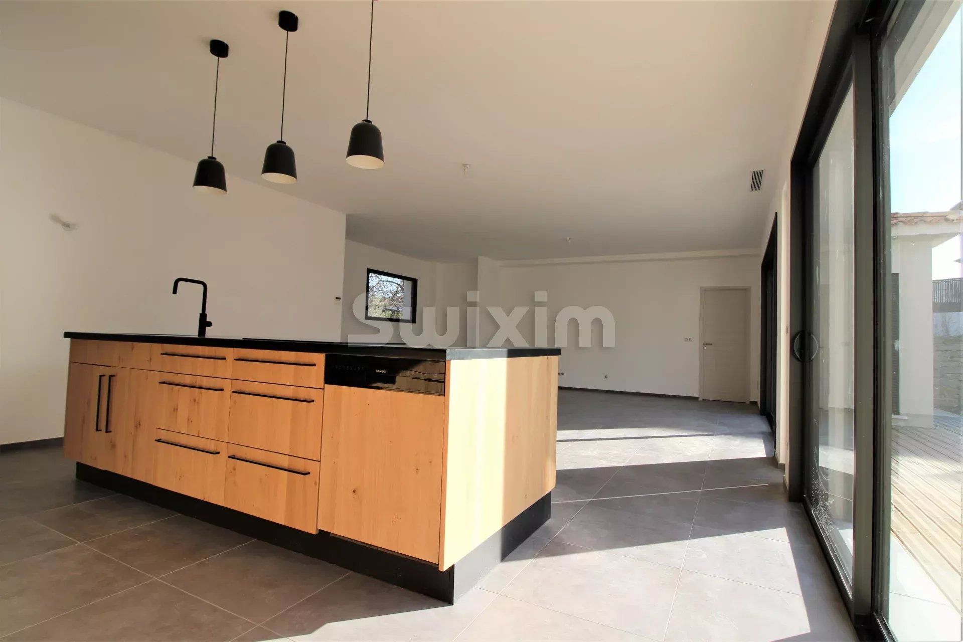 Vente Maison Six-Fours-les-Plages 6 Pièces 185.5 m²