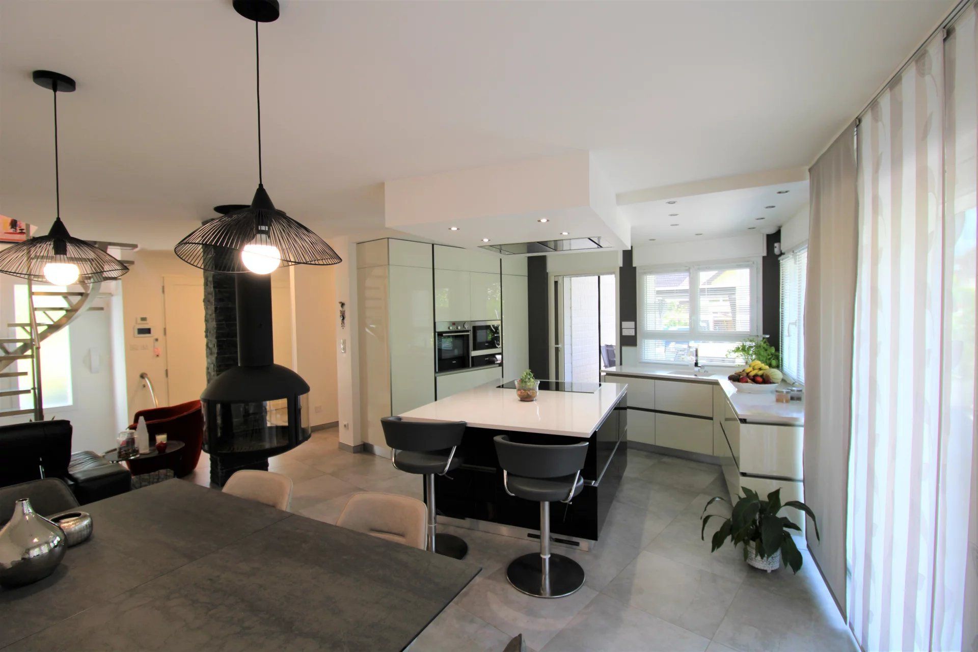 Vendita Casa La Roche-sur-Foron 6&nbsp;Camere 204.73&nbsp;m²