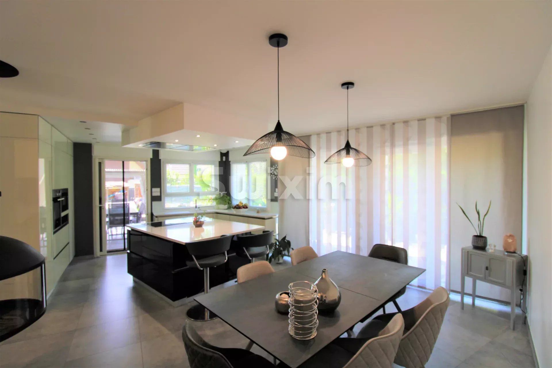 Vente Maison La Roche-sur-Foron 6 Pièces 204.73 m²