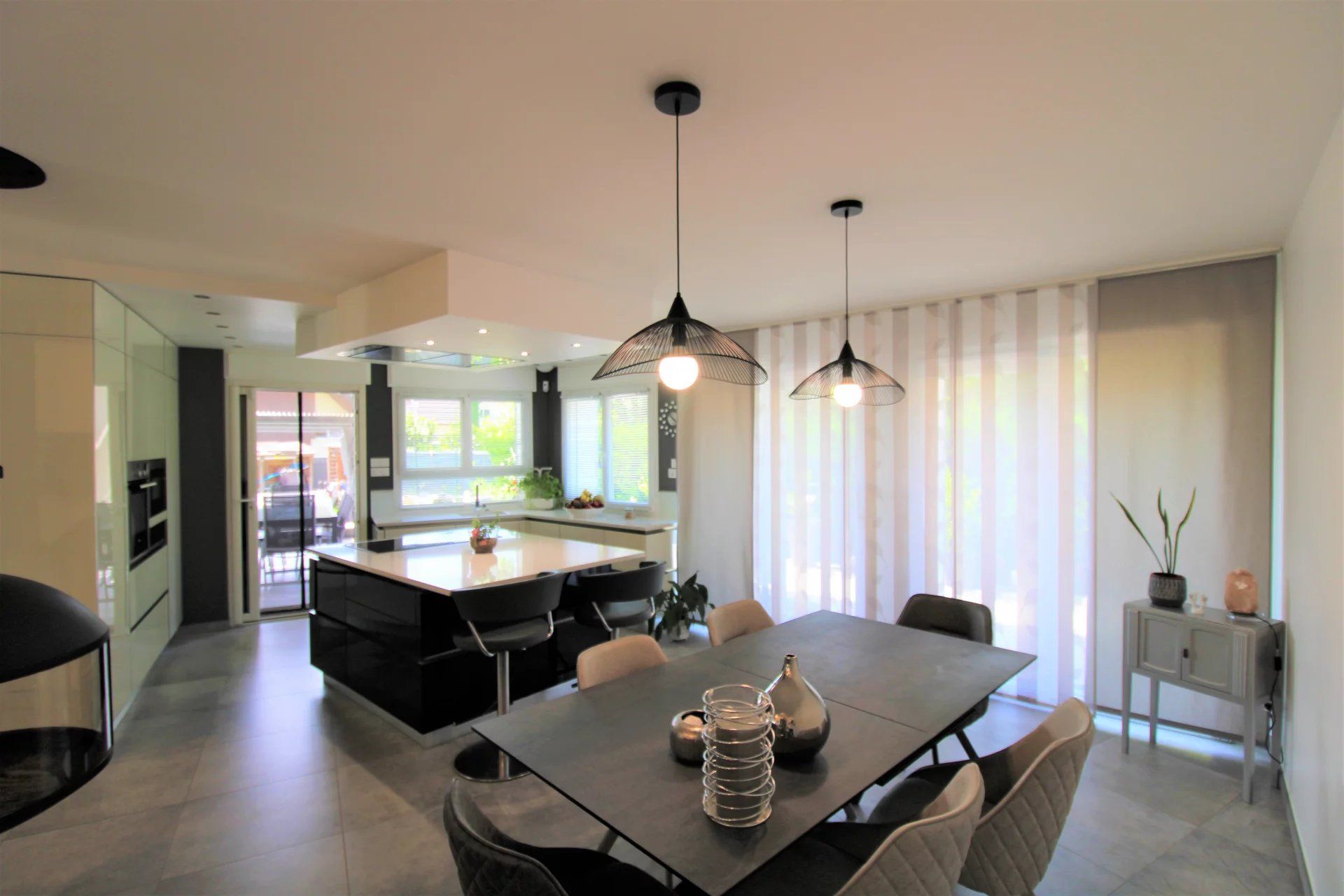 Vendita Casa La Roche-sur-Foron 6&nbsp;Camere 204.73&nbsp;m²