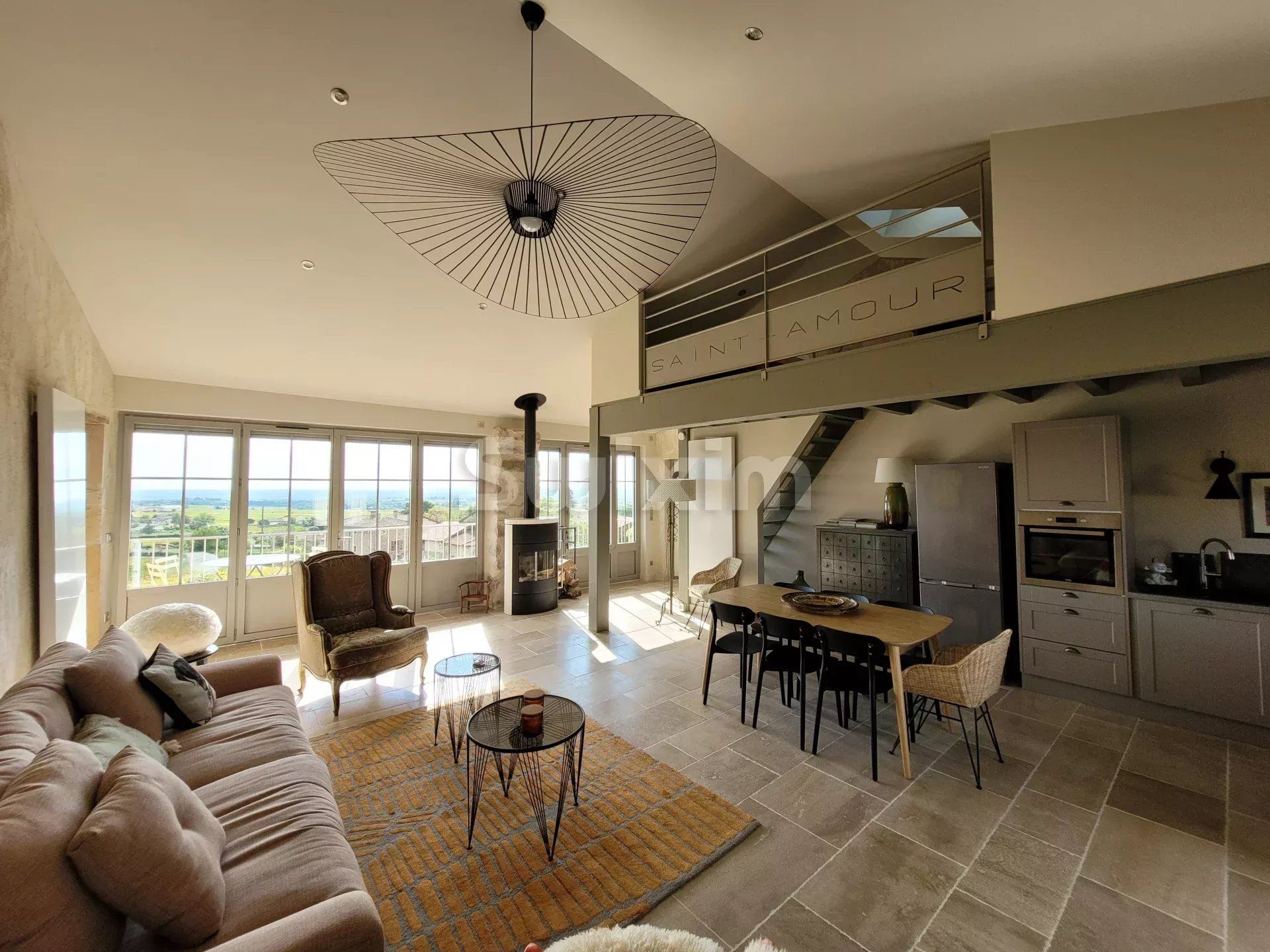 Vente Maison Saint-Amour-Bellevue 12 Pièces 270 m²