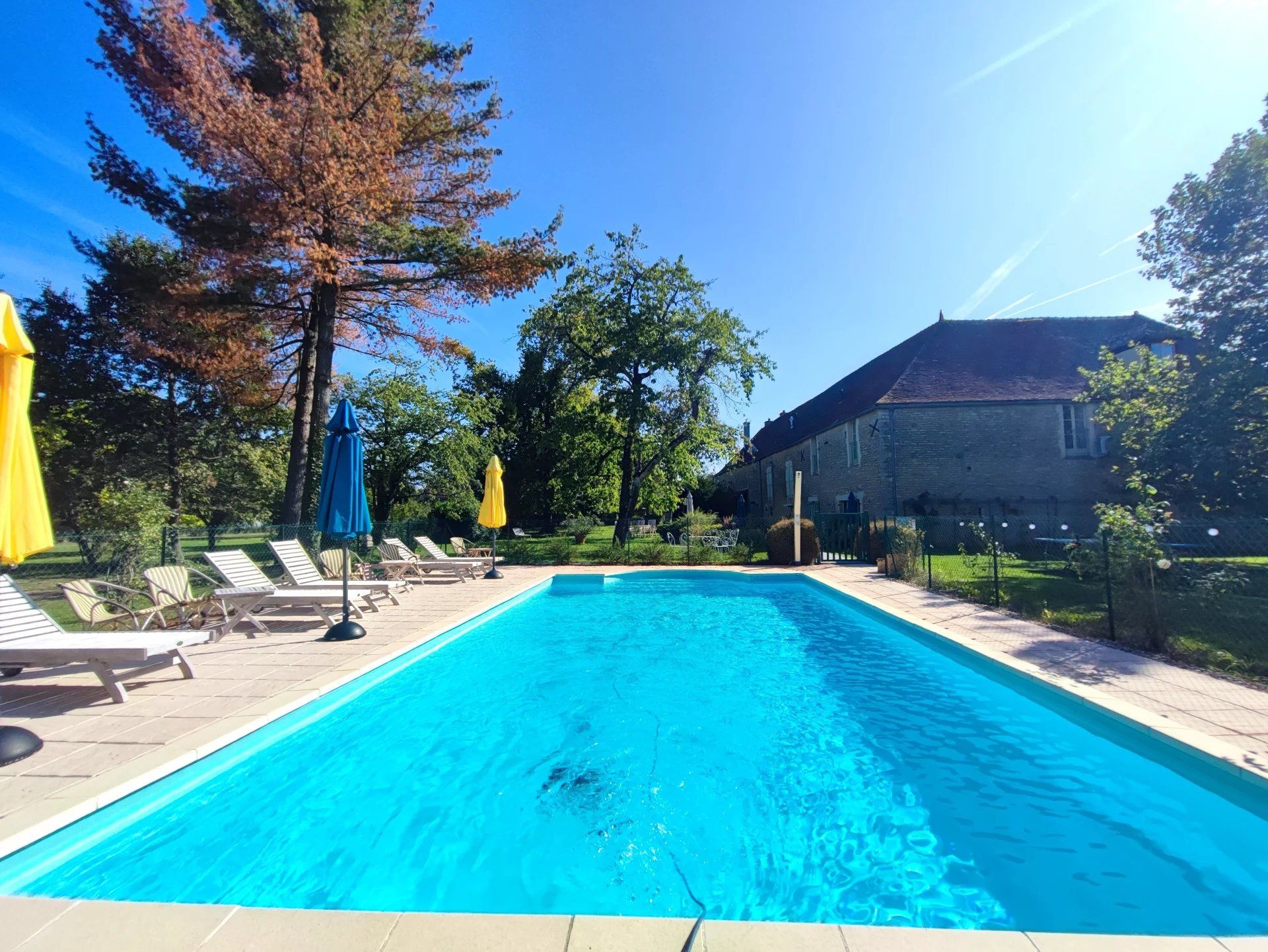 Vendita Proprietà Beaune 16&nbsp;Camere 525&nbsp;m²