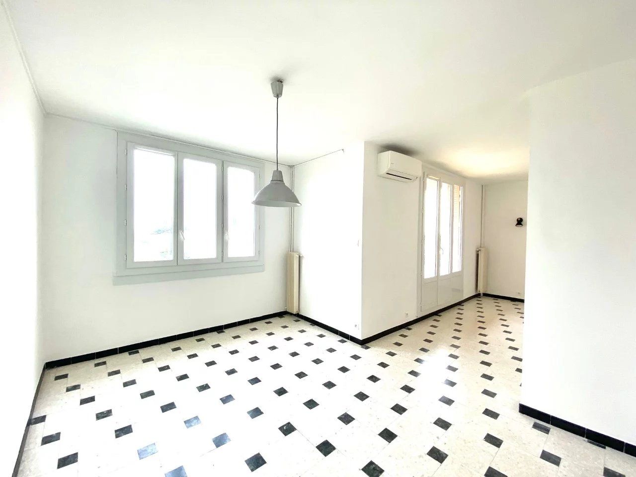 Sale Apartment Pont-Saint-Esprit 4&nbsp;Rooms 80&nbsp;m²