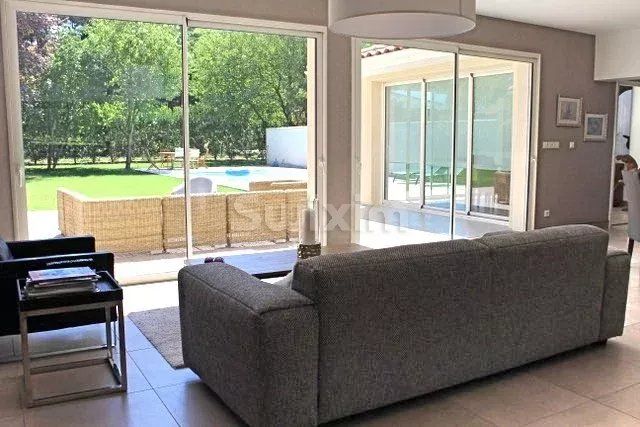 Vente Maison Montélimar 8 Pièces 210 m²