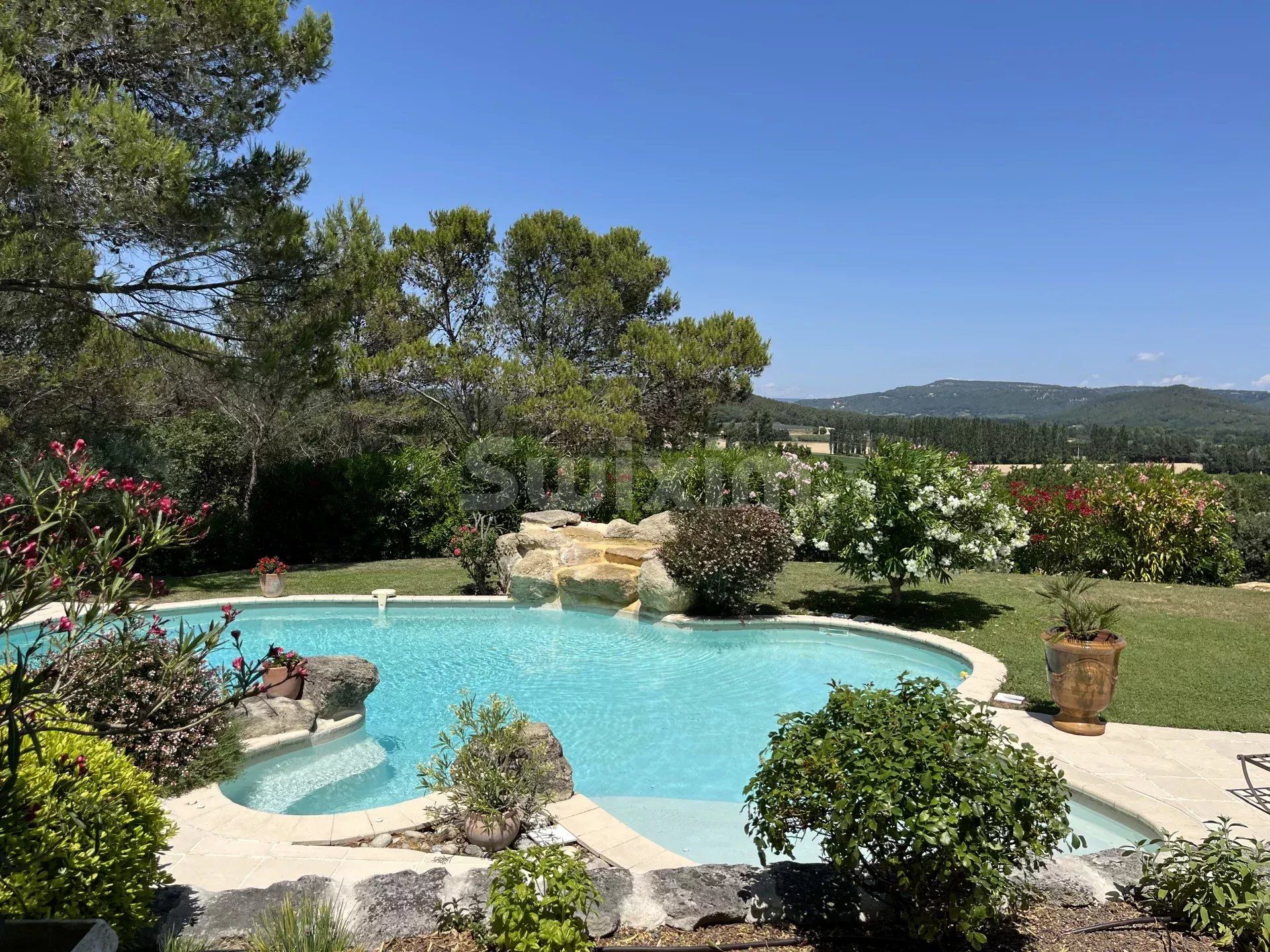 Vente Maison Saint-Paul-Trois-Châteaux 6 Pièces 250 m²