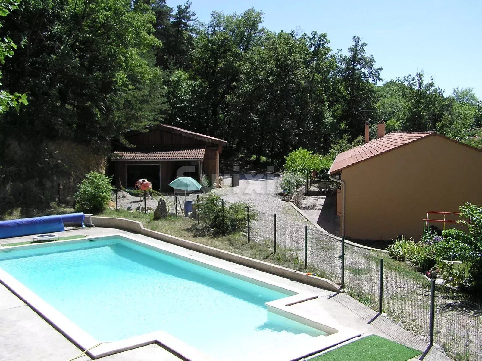 Venta Casa Châteaudouble 8 Salas 252 m²