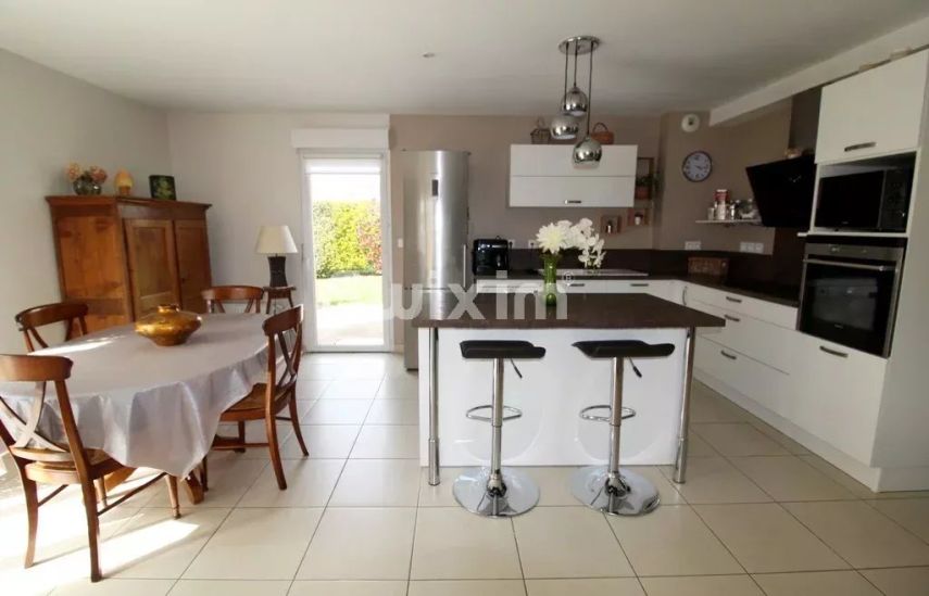 Sale House Pierrelatte 6&nbsp;Rooms 117&nbsp;m²