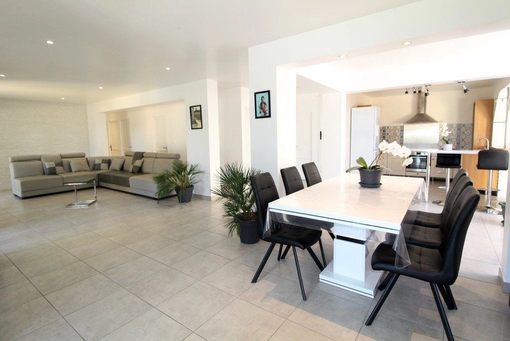 Vente Maison Saint-Paulet-de-Caisson 8&nbsp;Pièces 189&nbsp;m²