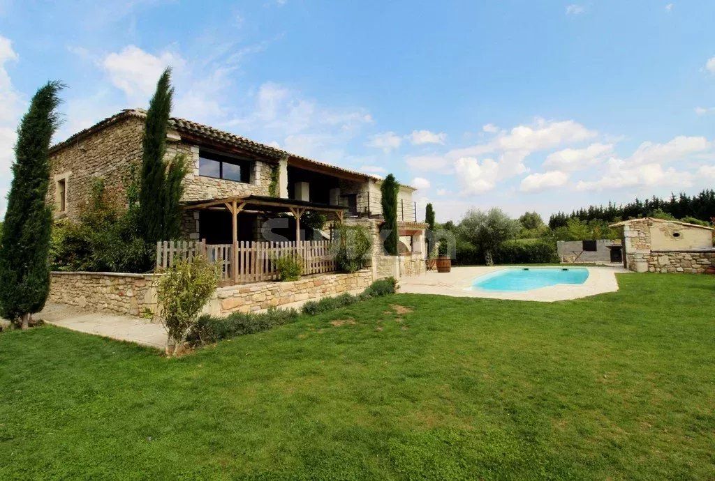 Vente Maison Saint-Julien-de-Peyrolas 7 Pièces 200 m²