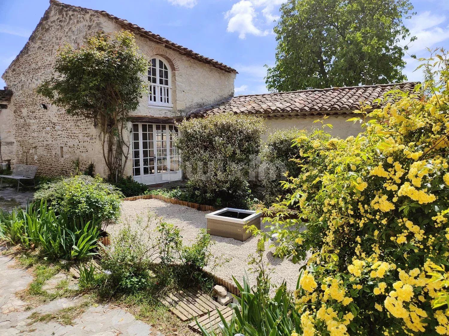 Venta Propiedad Montélimar 11 Salas 350 m²