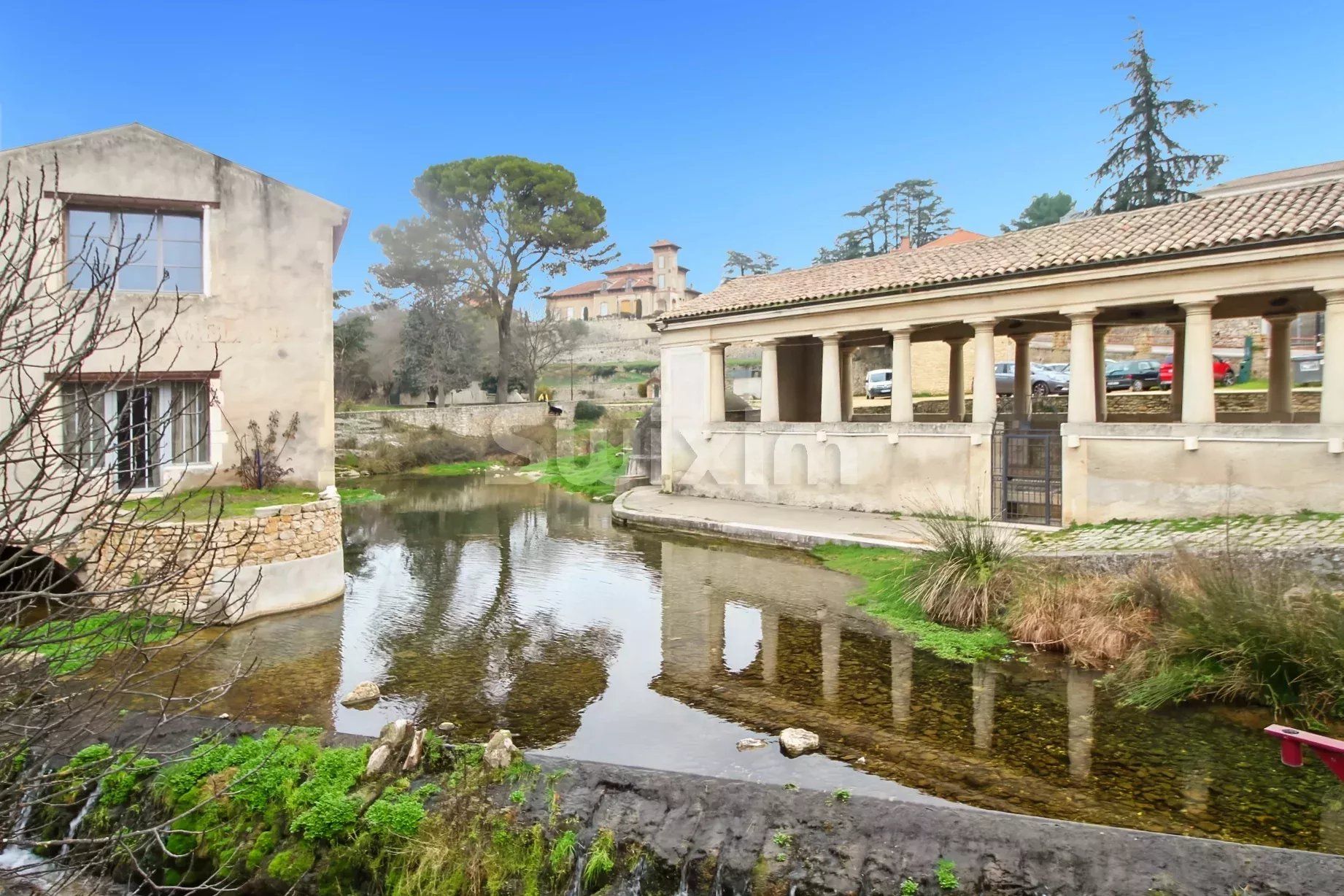 Location Studio Bourg-Saint-Andéol 1 pièce 25.44 m²