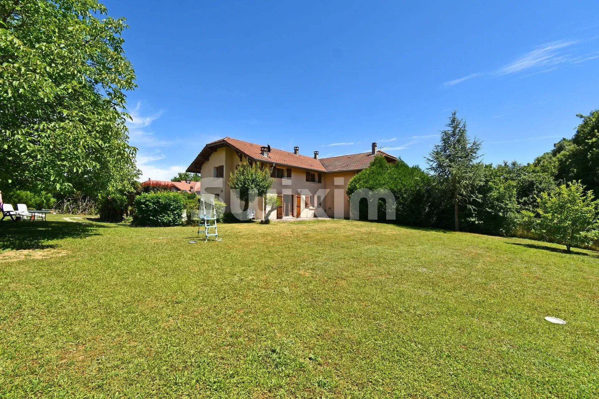 Vente Maison Cessy 500 m²