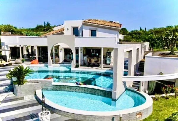 villa 8 Pièces en vente sur Uzès (30700)