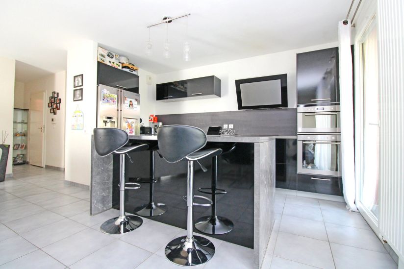 Sale Apartment Prévessin-Moëns 3&nbsp;Rooms 74.72&nbsp;m²