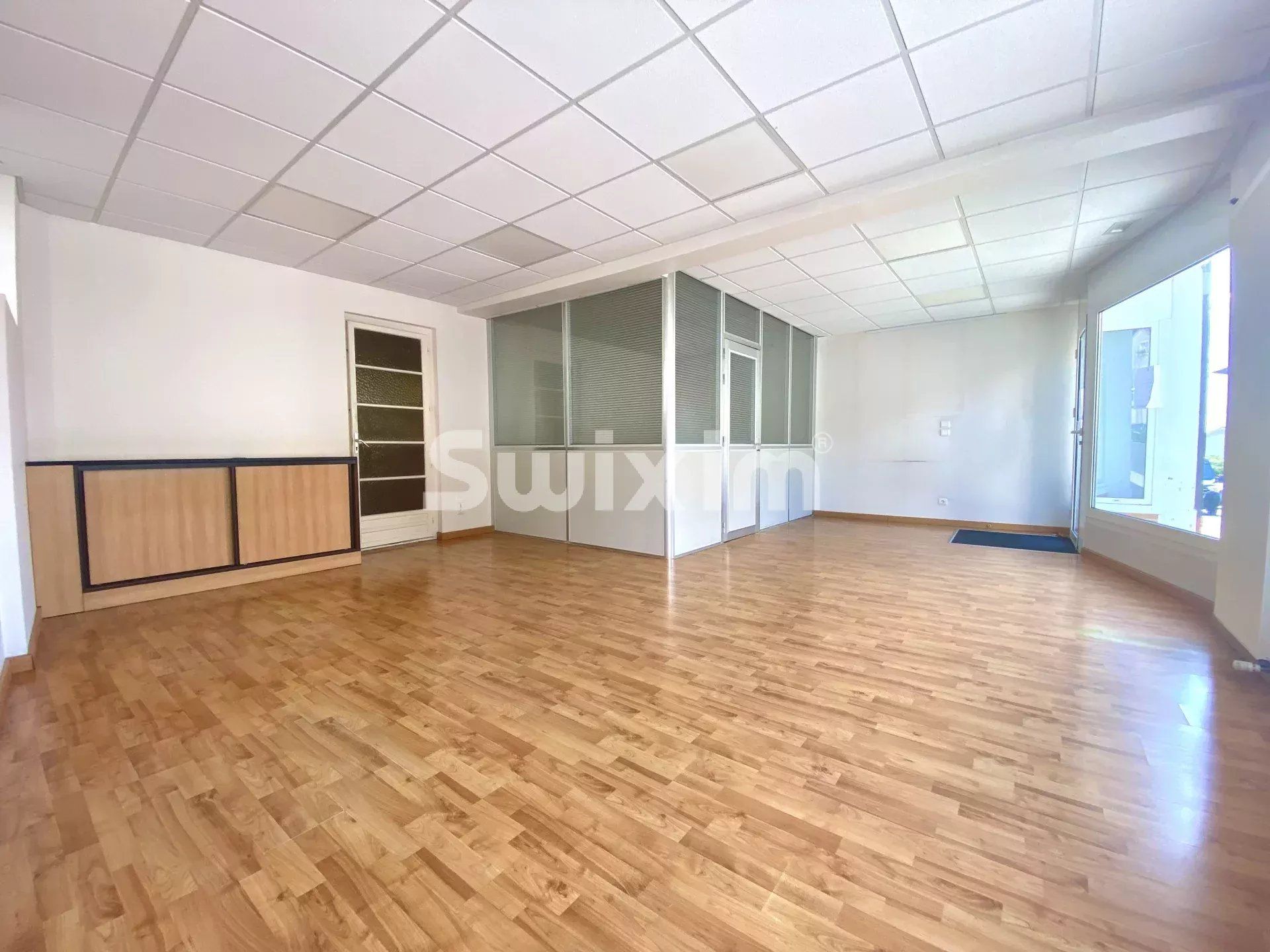 Vermietung Freizeitraum Saint-Genis-Pouilly 1&nbsp;raum 44&nbsp;m²