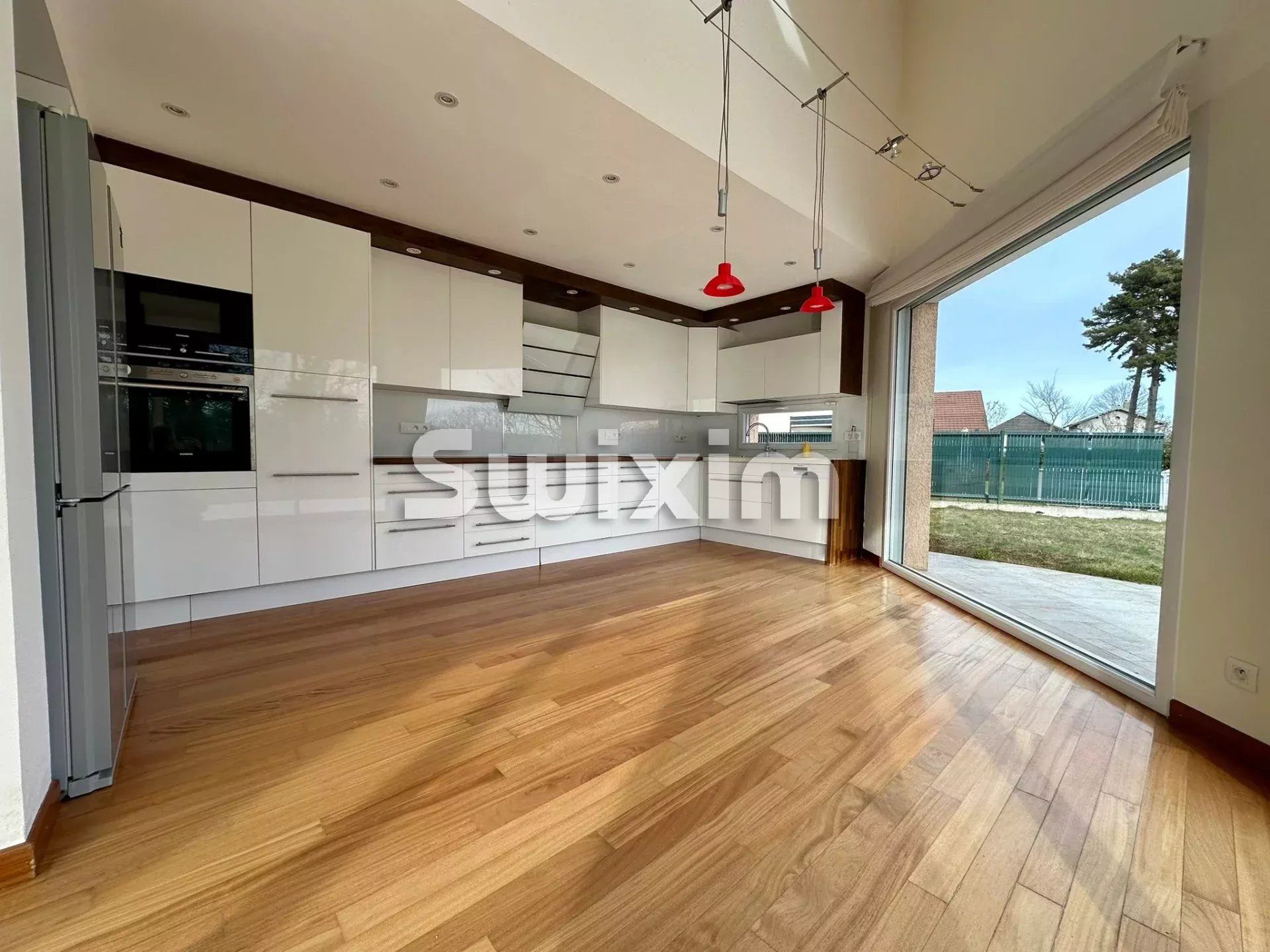 Location Maison Saint-Jean-de-Gonville 4&nbsp;Pièces 180.7&nbsp;m²