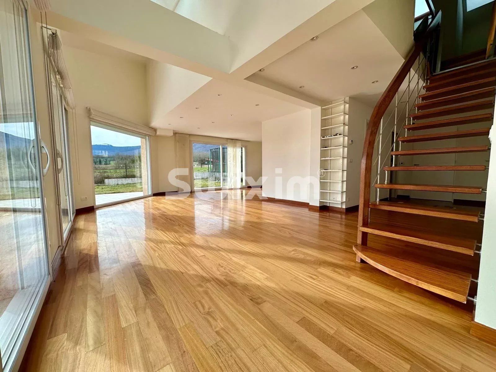 Aluguer Casa Saint-Jean-de-Gonville 4&nbsp;Quartos 180.7&nbsp;m²