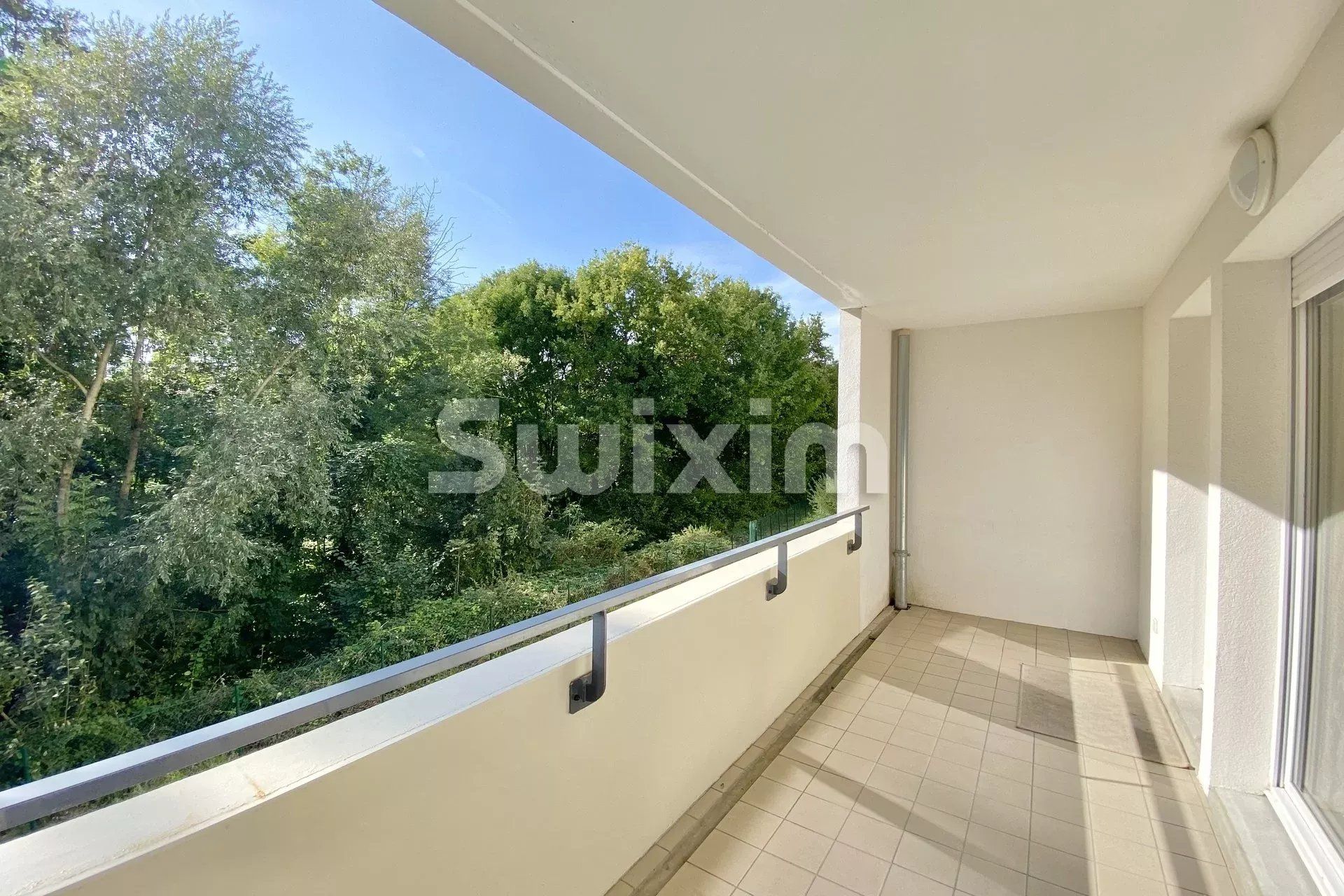 Sale Apartment Ferney-Voltaire 4 Rooms 95 m²