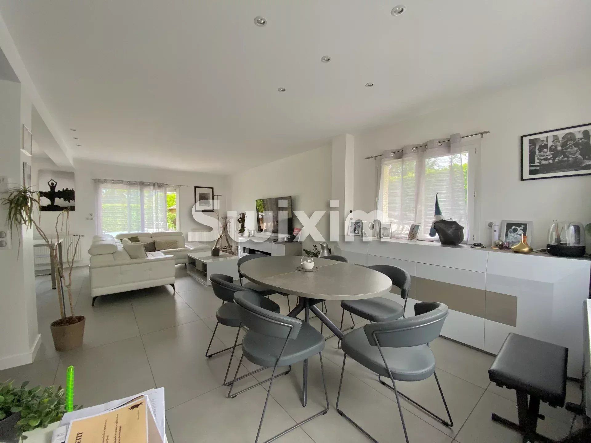 Location Maison Prévessin-Moëns 5&nbsp;Pièces 165&nbsp;m²