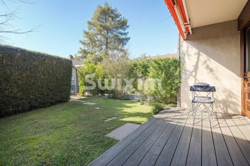 Sale Apartment Ornex 1&nbsp;room 32&nbsp;m²