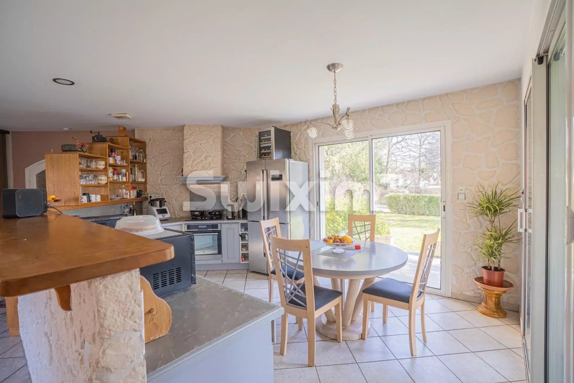 Sale House Saint-Genis-Pouilly 9&nbsp;Rooms 232&nbsp;m²